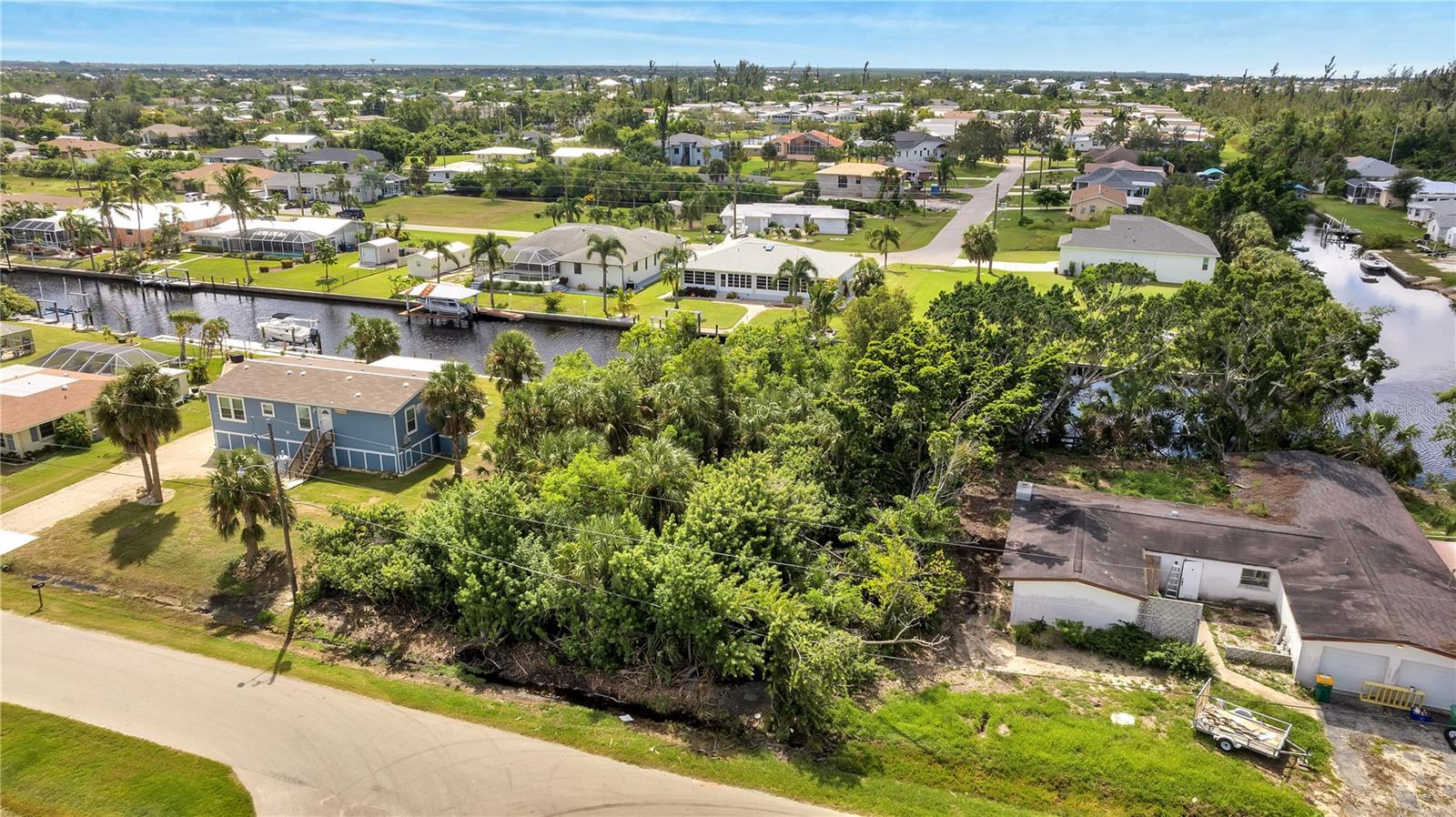 727 MARLIN DR, PUNTA GORDA, FL — photo 4