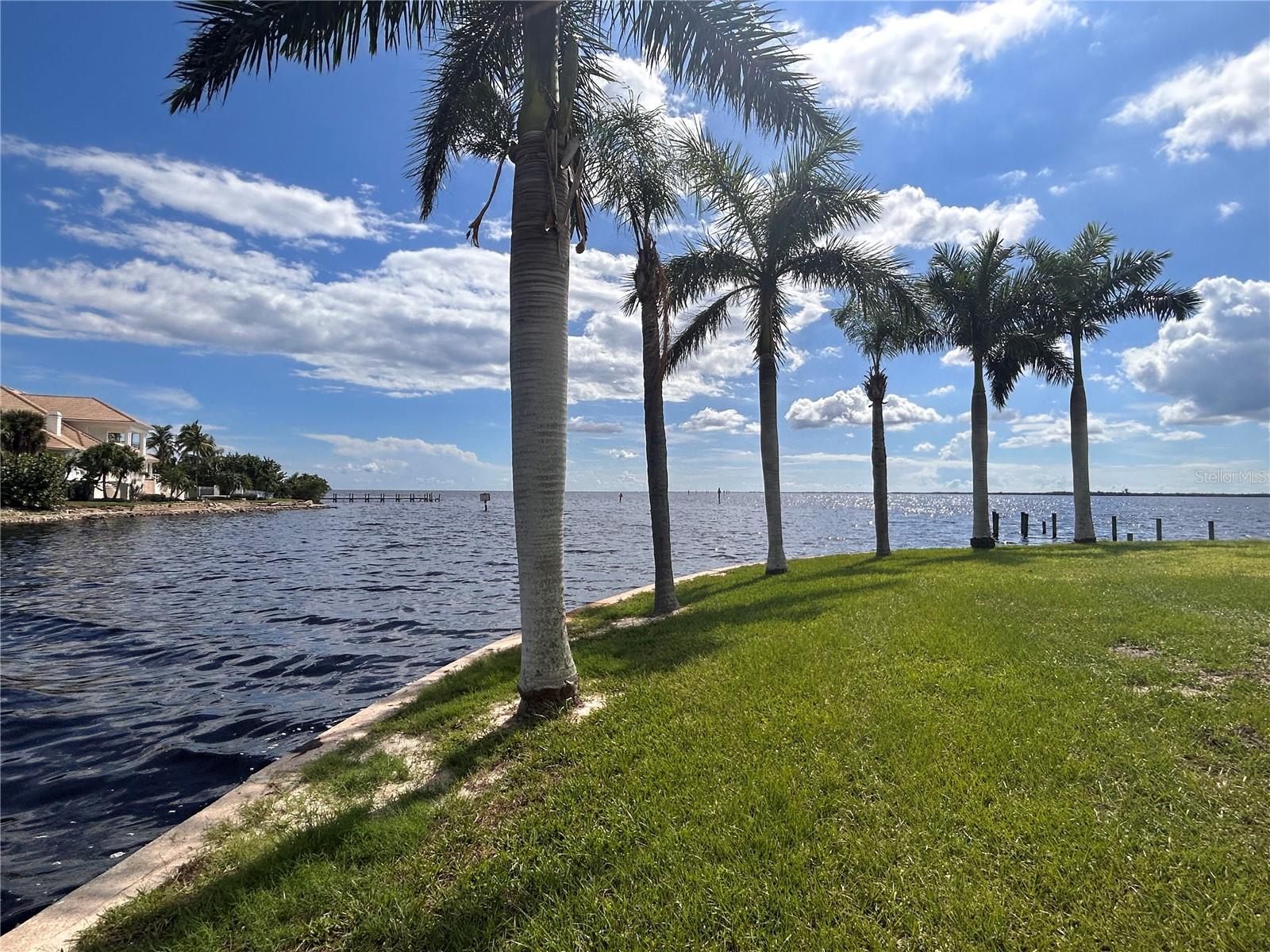 143 CREEK DR SE, PORT CHARLOTTE, FL — photo 13