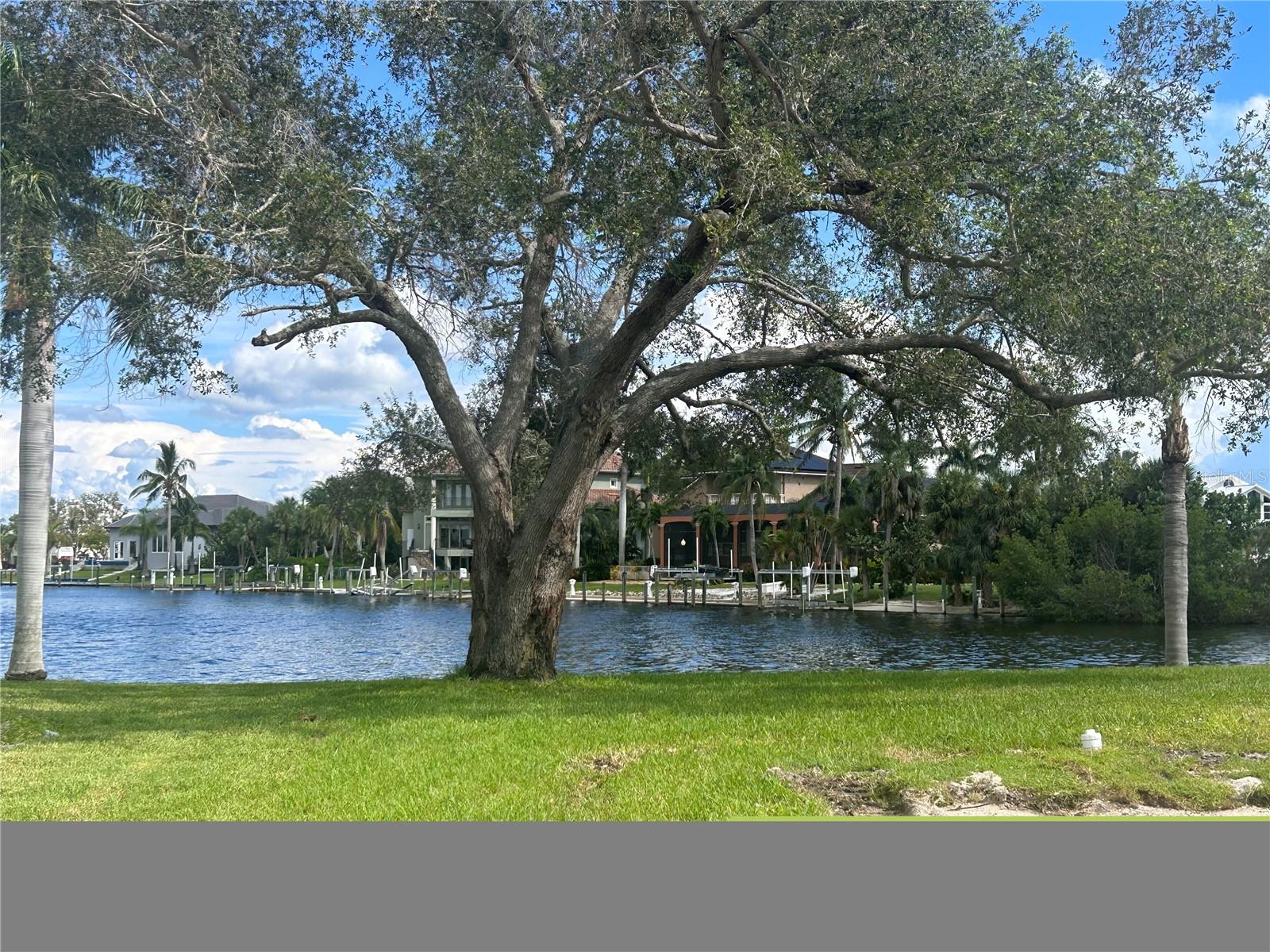 143 CREEK DR SE, PORT CHARLOTTE, FL — photo 33