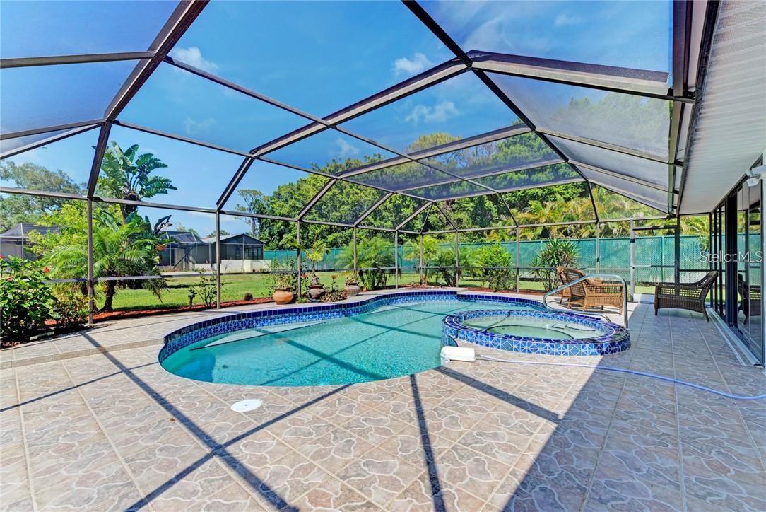910 CAPLES ST, ENGLEWOOD, FL