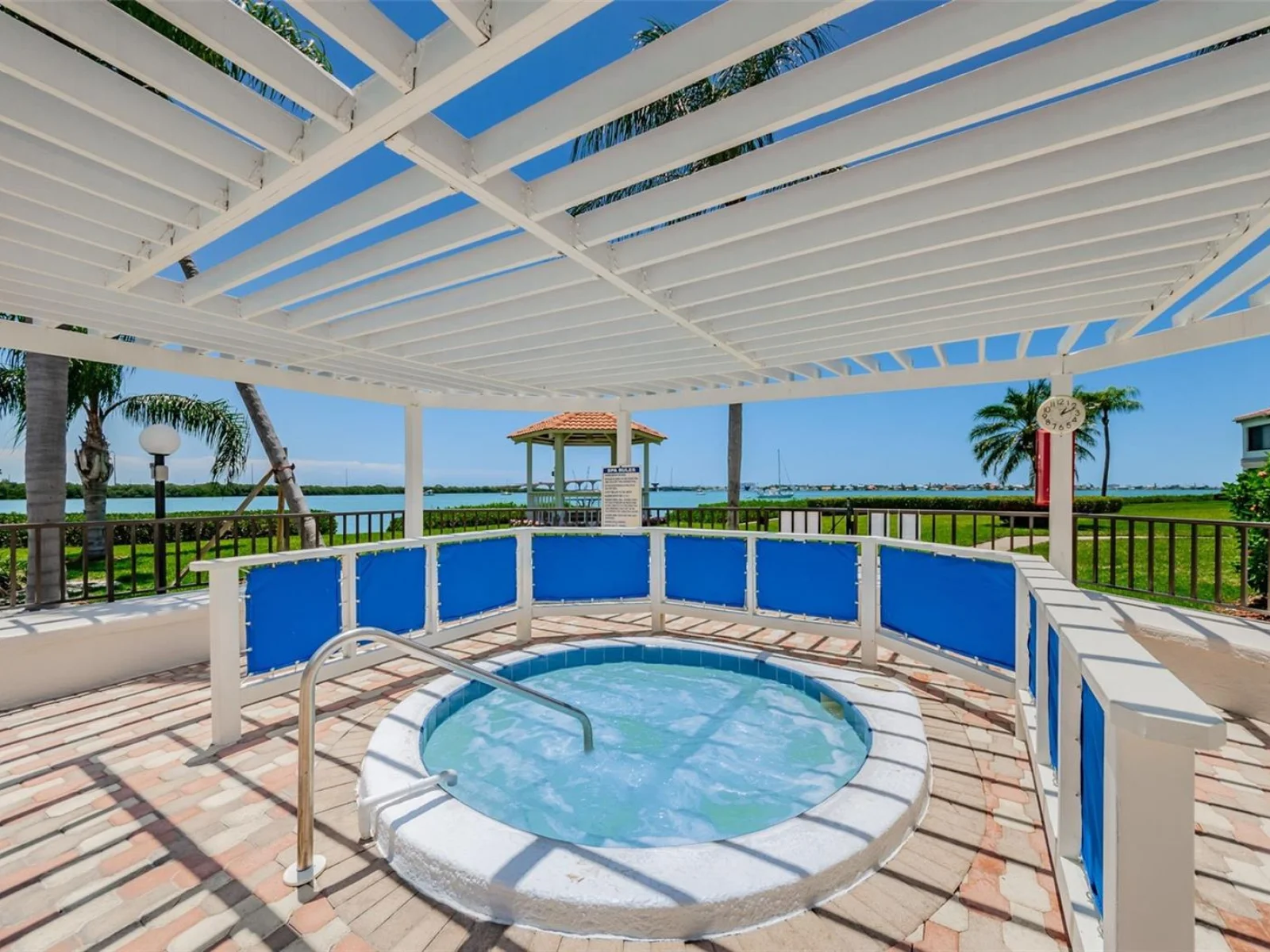 6295 BAHIA DEL MAR CIR #405, ST PETERSBURG, FL — photo 43