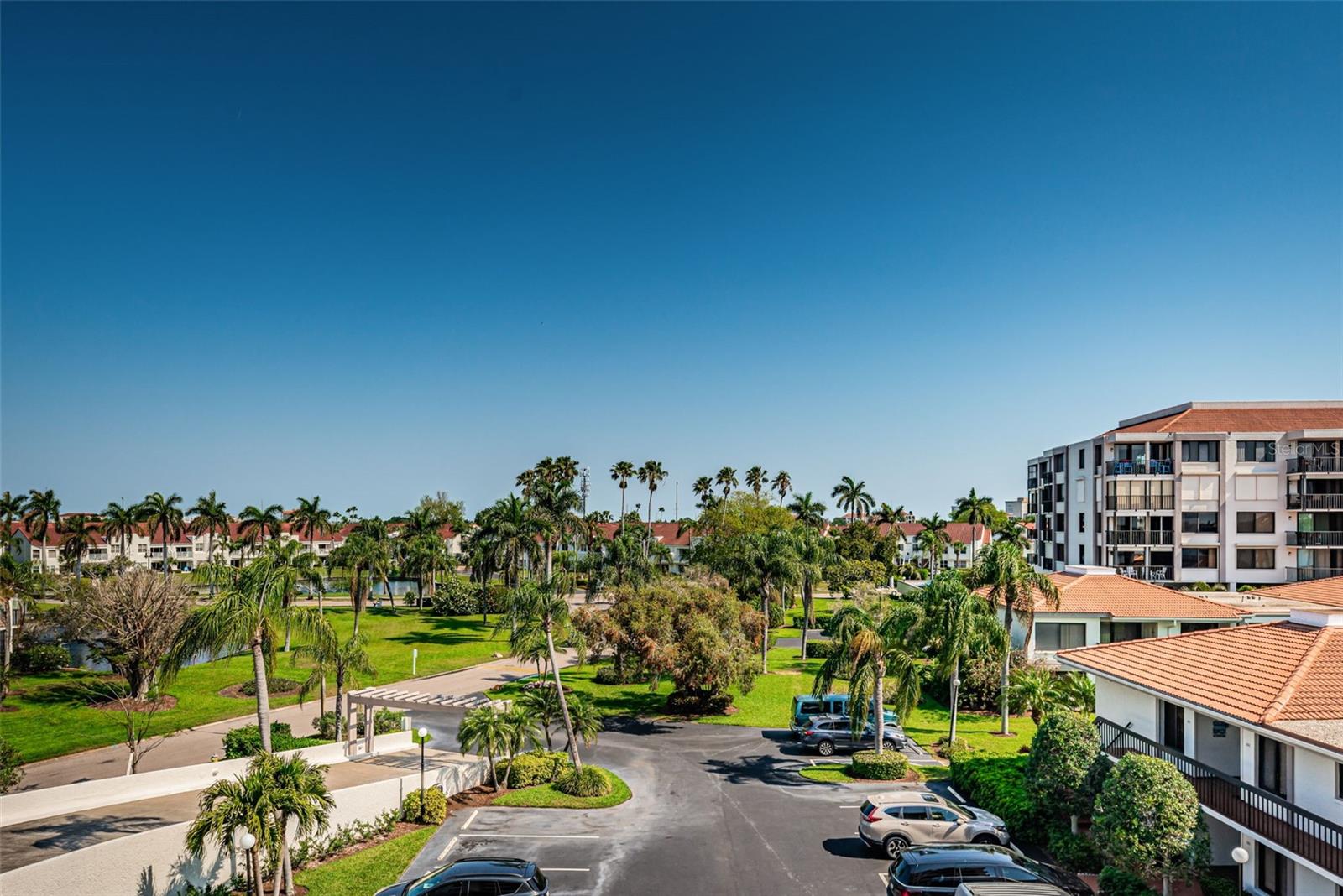 6295 BAHIA DEL MAR CIR #405, ST PETERSBURG, FL — photo 49