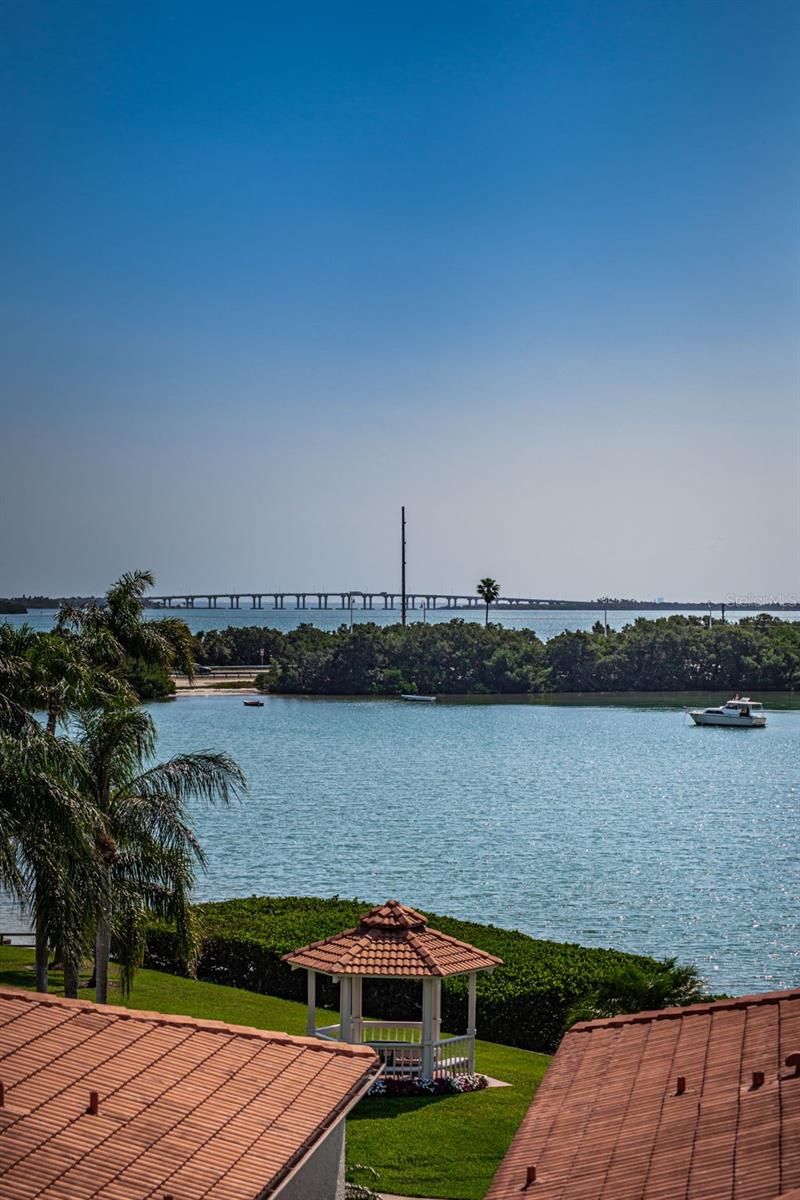 6295 BAHIA DEL MAR CIR #405, ST PETERSBURG, FL — photo 52