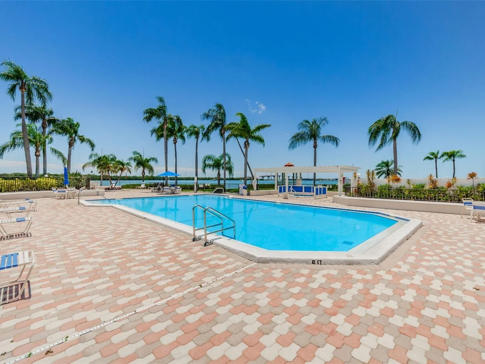 6295 BAHIA DEL MAR CIR #405, ST PETERSBURG, FL — photo 41