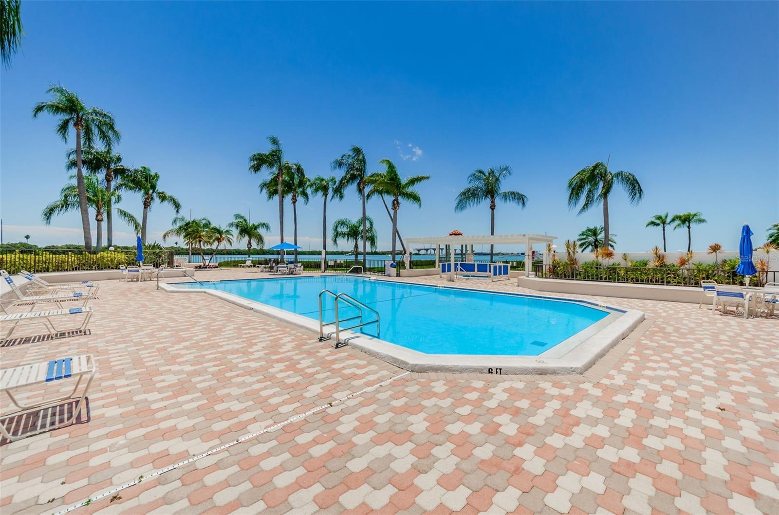 6295 BAHIA DEL MAR CIR #405, ST PETERSBURG, FL — photo 42