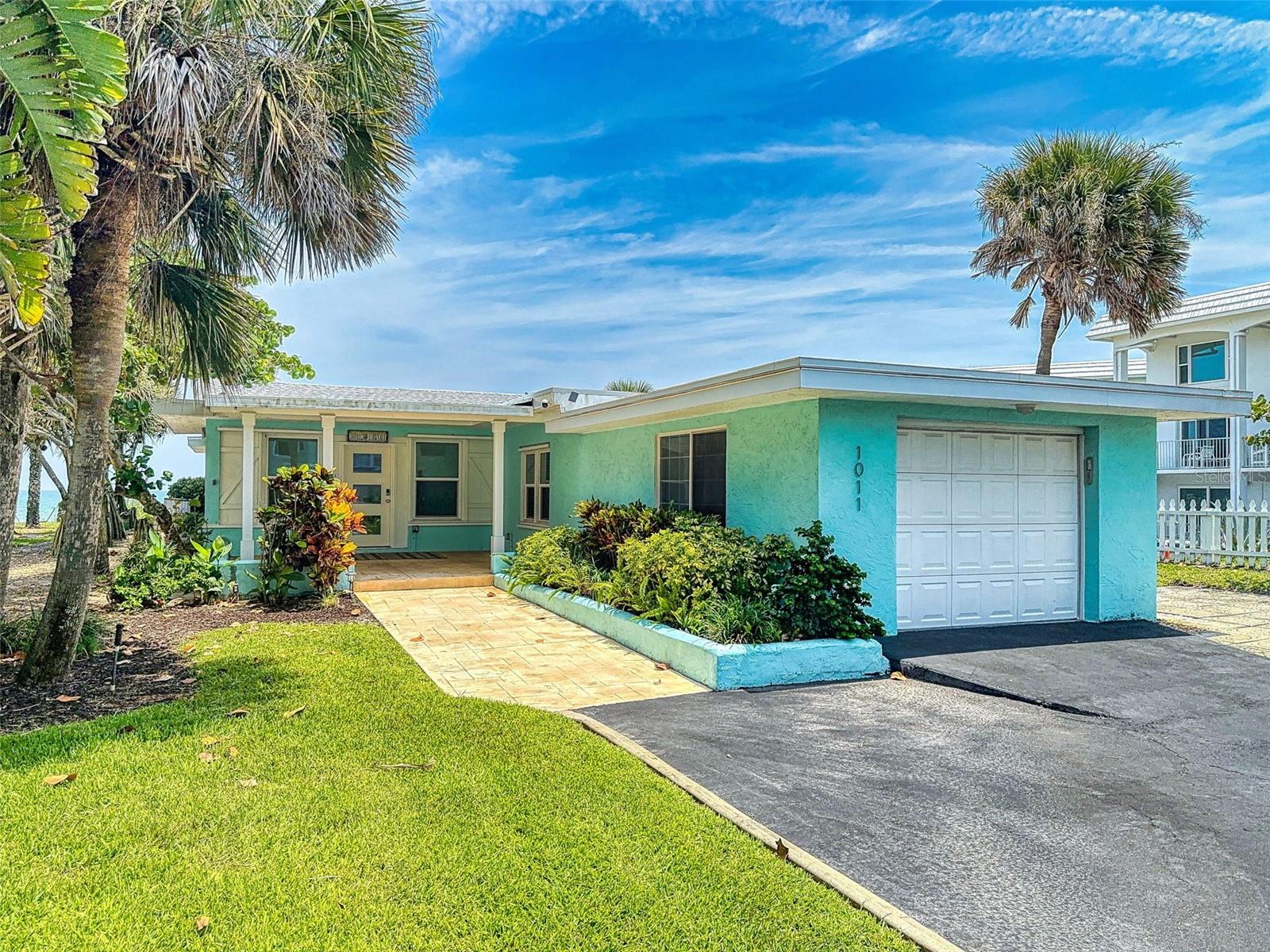 1011 Hill ST, NEW SMYRNA BEACH, FL