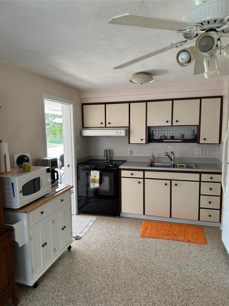 814 E 10th AVE, NEW SMYRNA BEACH, FL — photo 4