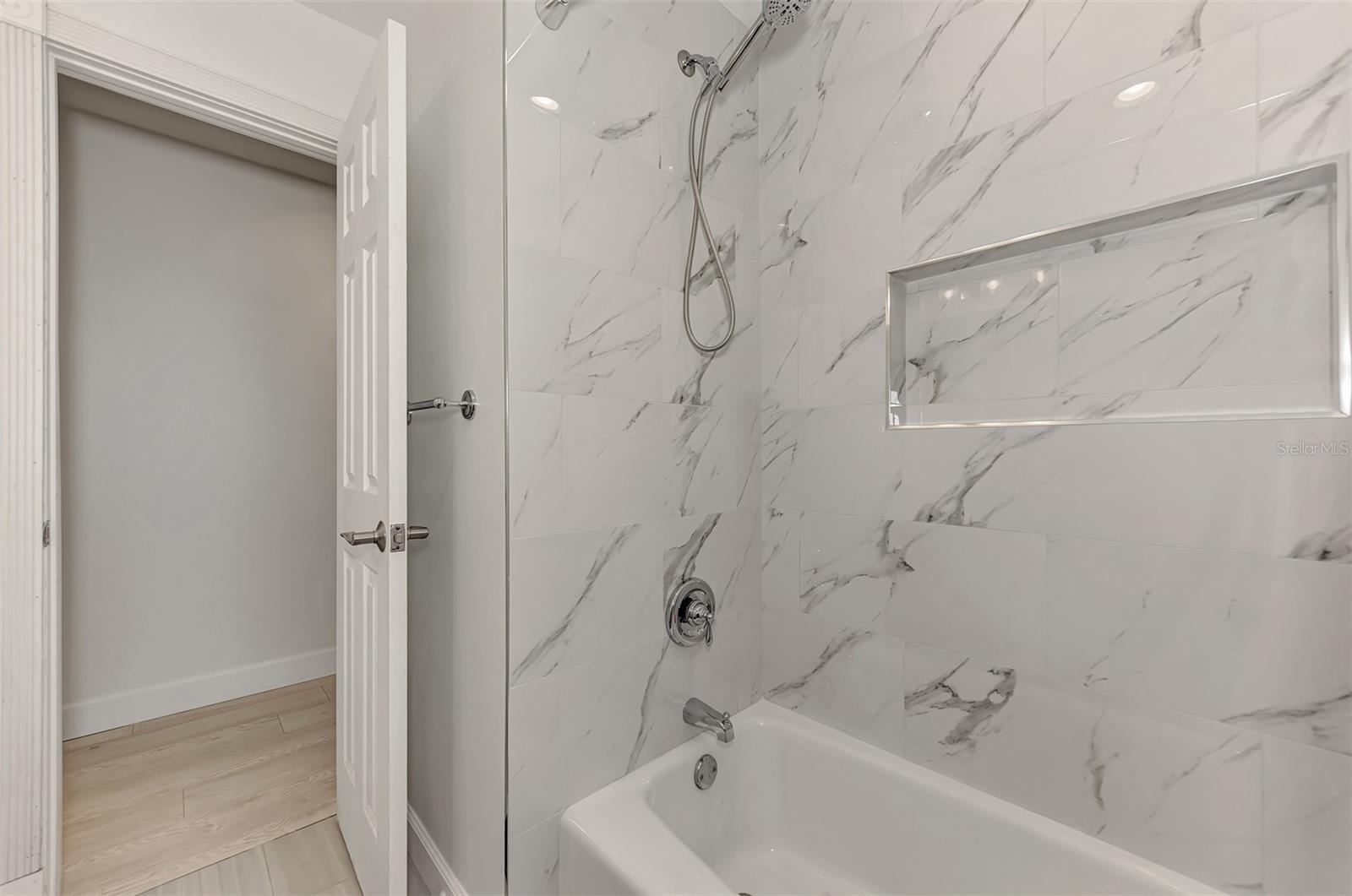 5516 AVENIDA DEL MARE, SARASOTA, FL — photo 35