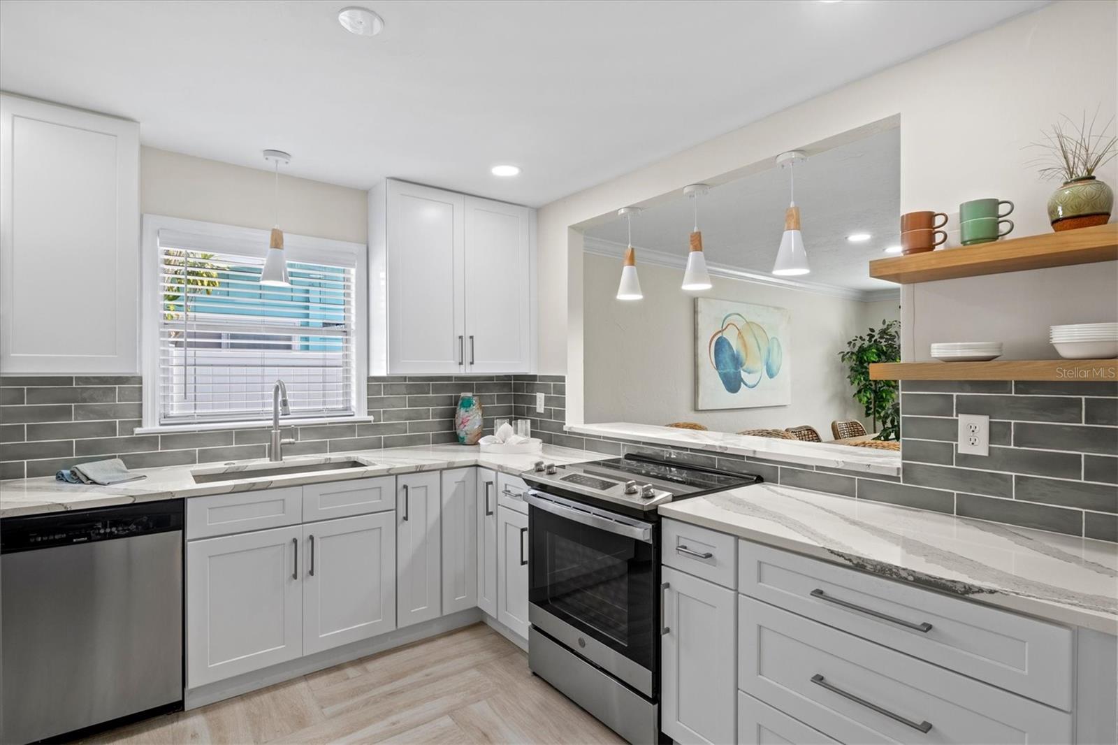 2641 MARTIN ST, SARASOTA, FL — photo 36