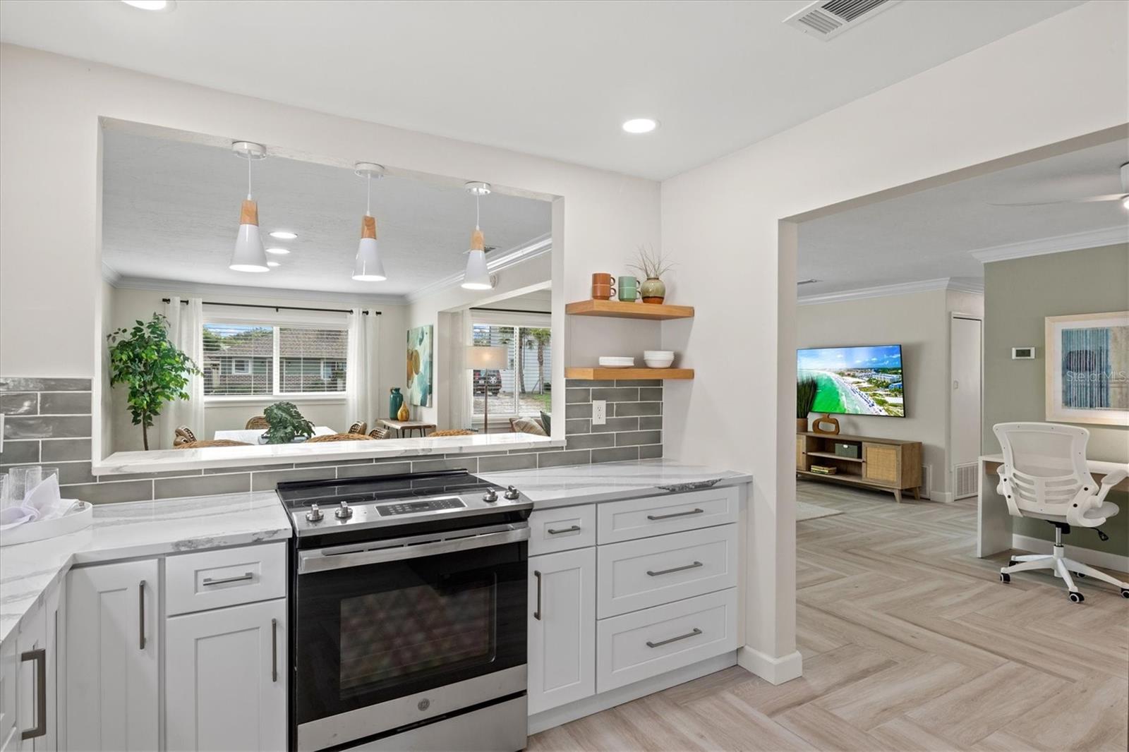 2641 MARTIN ST, SARASOTA, FL — photo 37