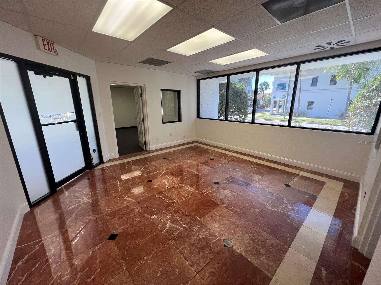 2111 W SWANN AVE, TAMPA, FL — photo 12