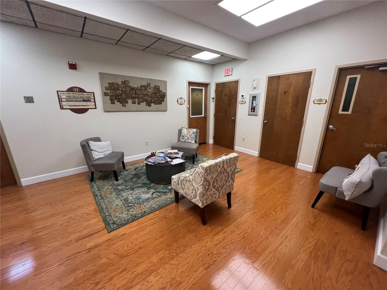 2111 W SWANN AVE, TAMPA, FL — photo 14