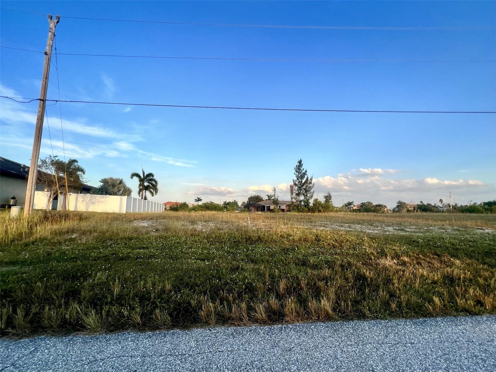 1213 NW 20TH PL, CAPE CORAL, FL