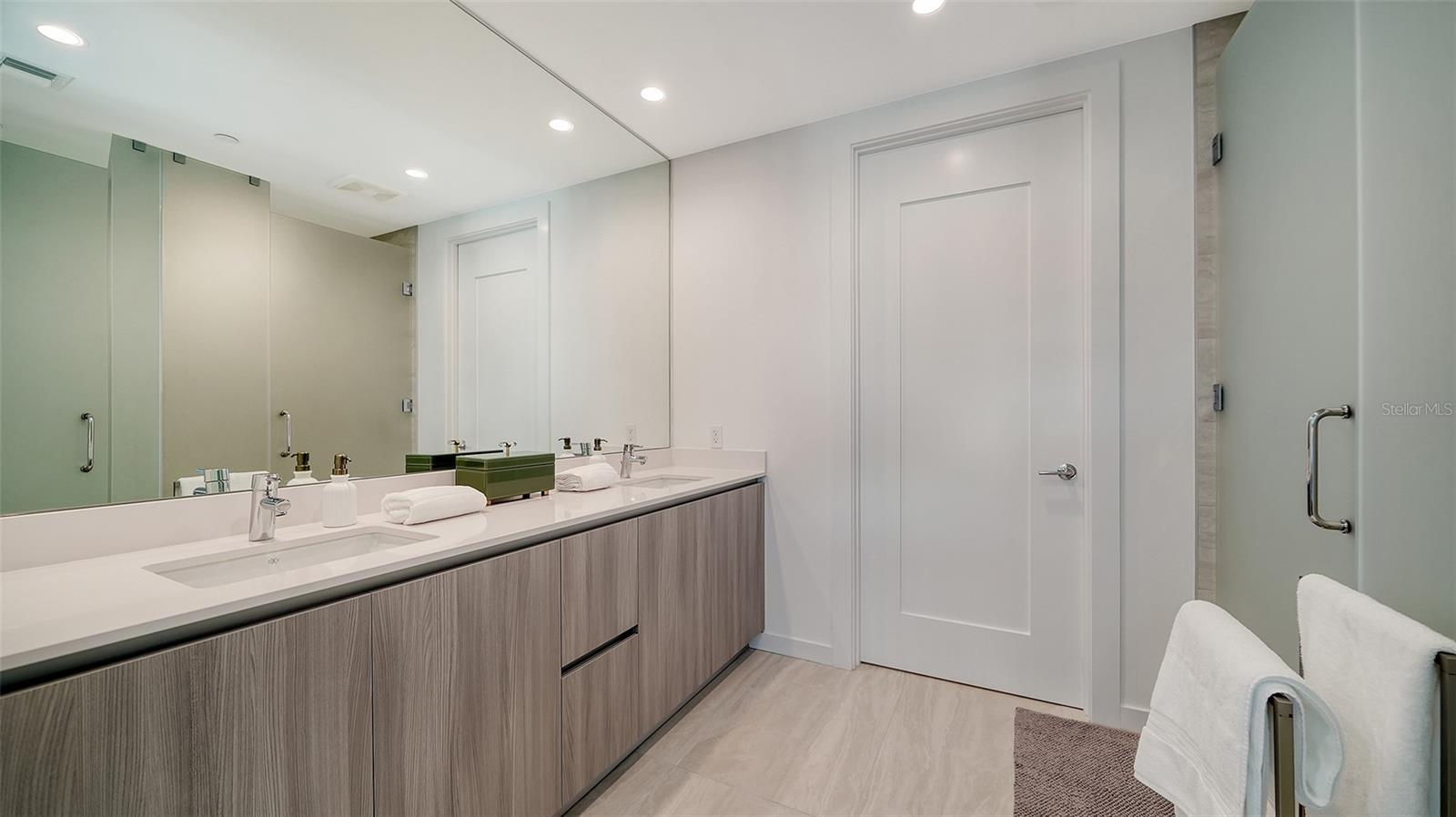 301 QUAY COMMONS DR #704, SARASOTA, FL — photo 27