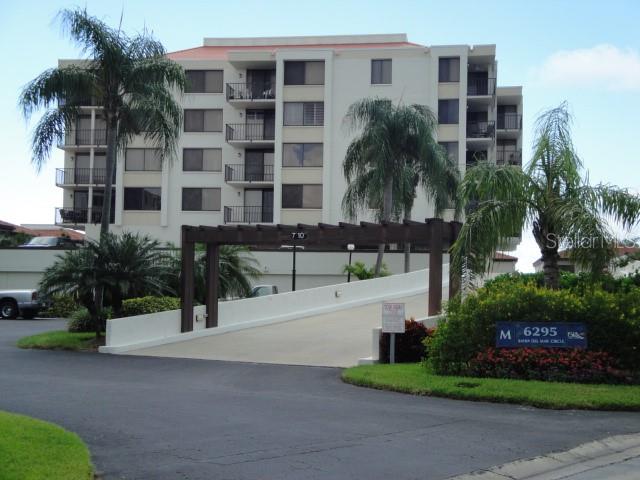 6294 BAHIA DEL MAR CIR #215, ST PETERSBURG, FL
