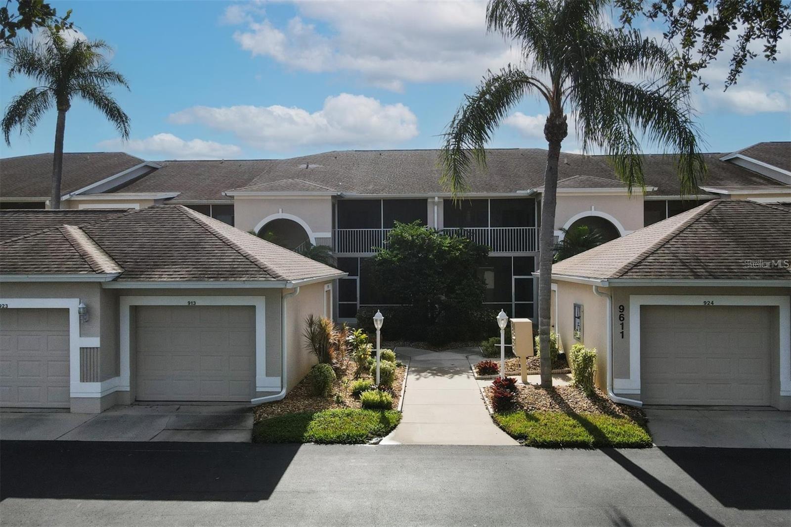 9611 CASTLE POINT DR #915, SARASOTA, FL