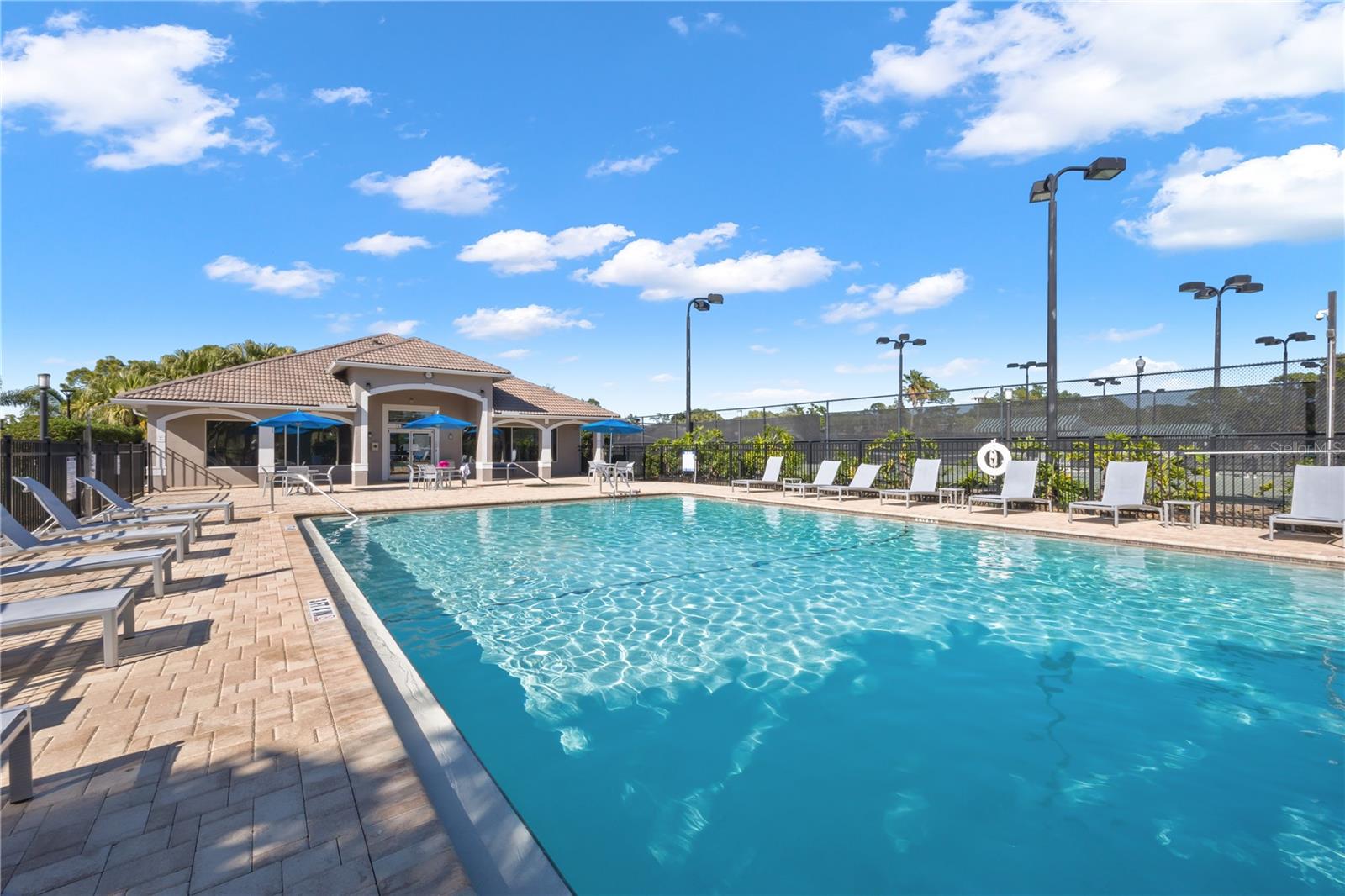 9611 CASTLE POINT DR #915, SARASOTA, FL — photo 37