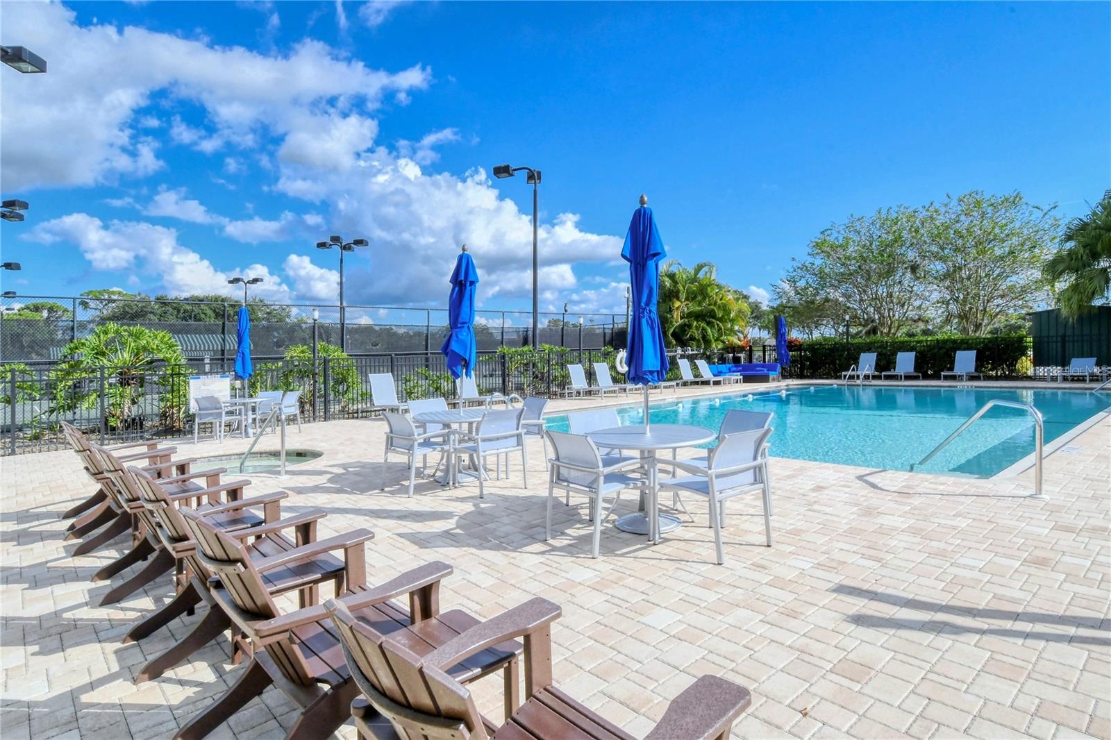 9611 CASTLE POINT DR #915, SARASOTA, FL — photo 39