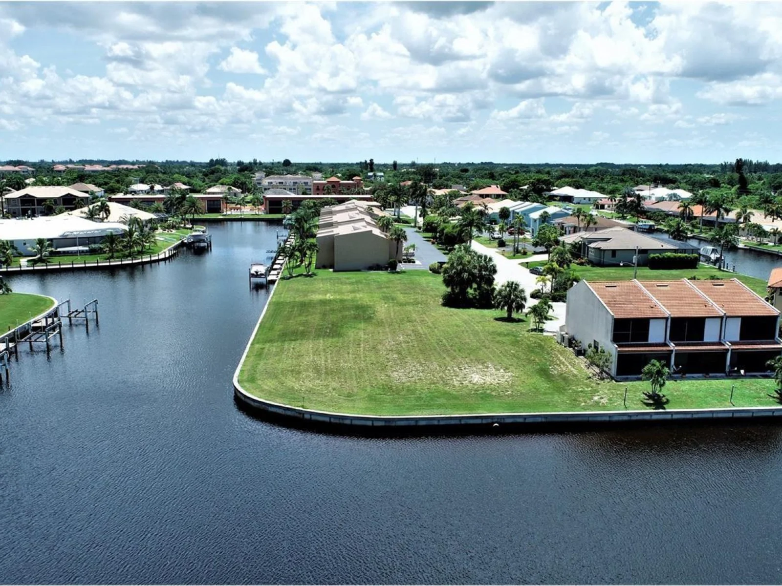 1447 MEDITERRANEAN DR, PUNTA GORDA, FL — photo 4