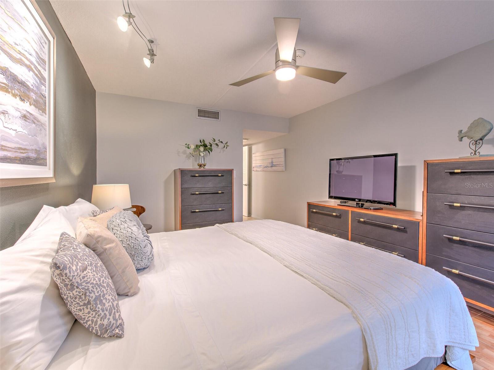 741 BAYPORT WAY #741, LONGBOAT KEY, FL — photo 22