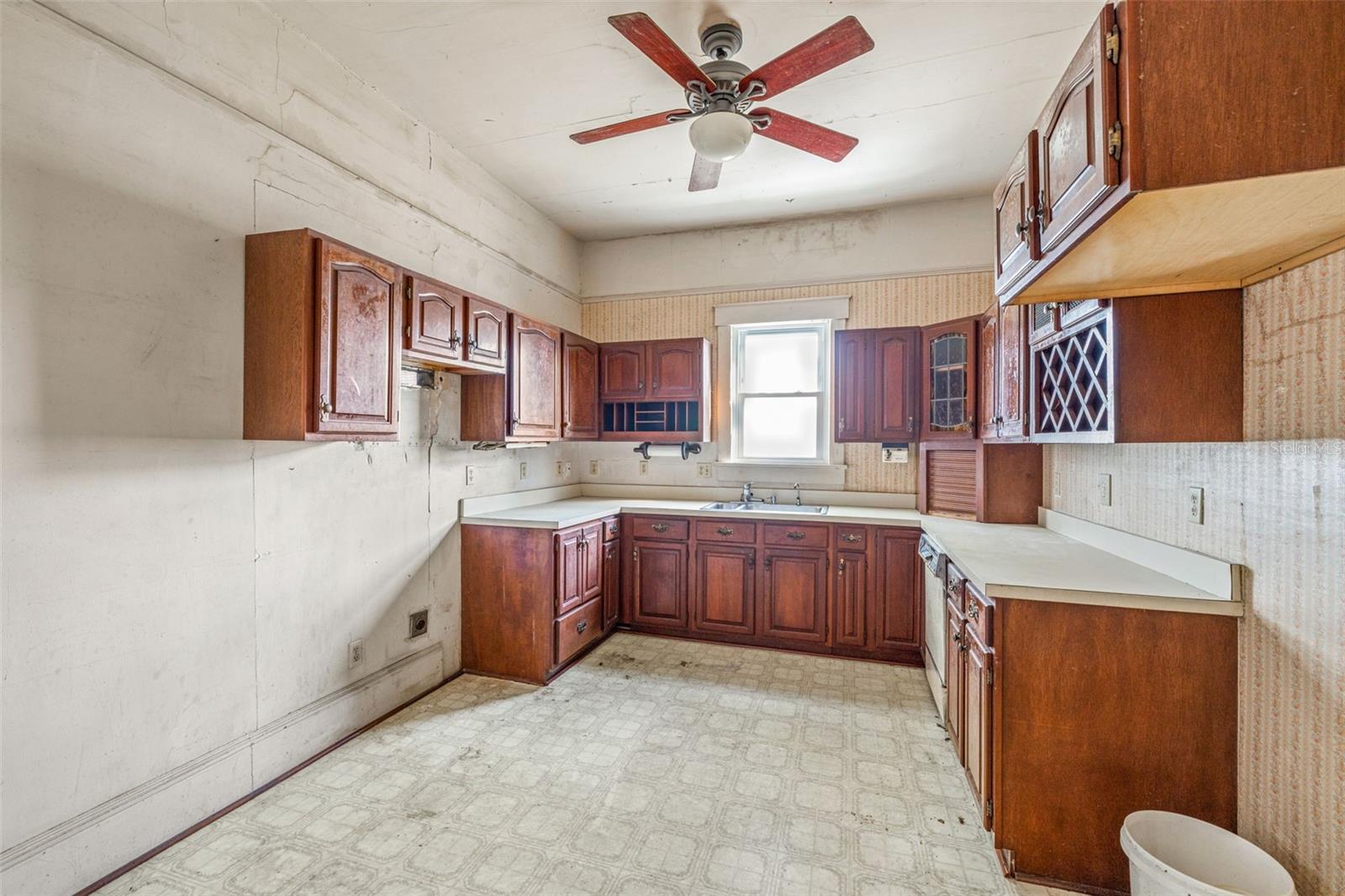 553 DIVISION ST, TARPON SPRINGS, FL — photo 13