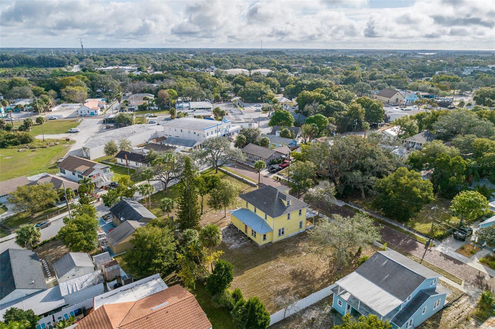 553 DIVISION ST, TARPON SPRINGS, FL — photo 32