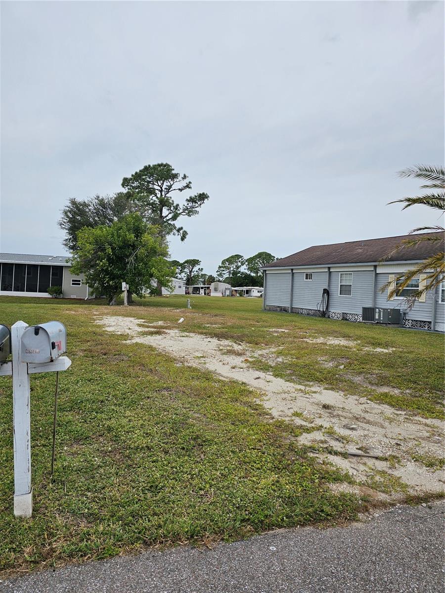 6811 HOLO CT, NORTH PORT, FL