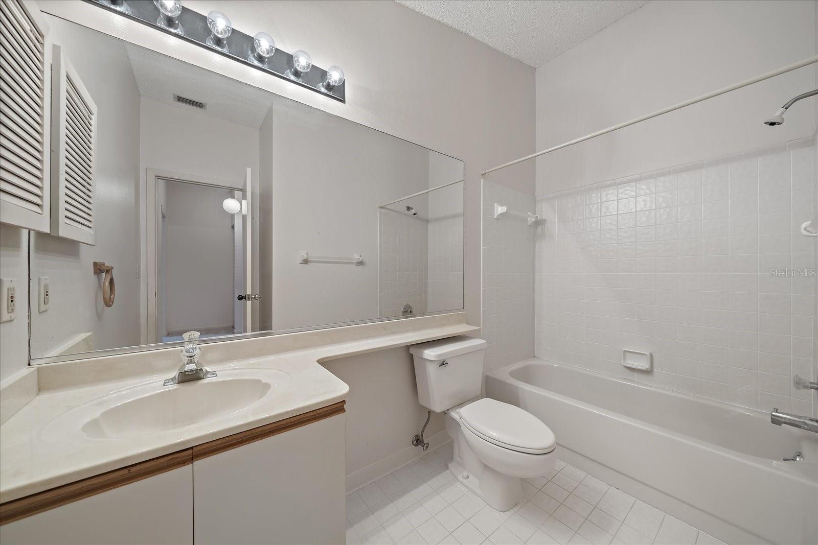 1654 STARLING DR #201, SARASOTA, FL — photo 30