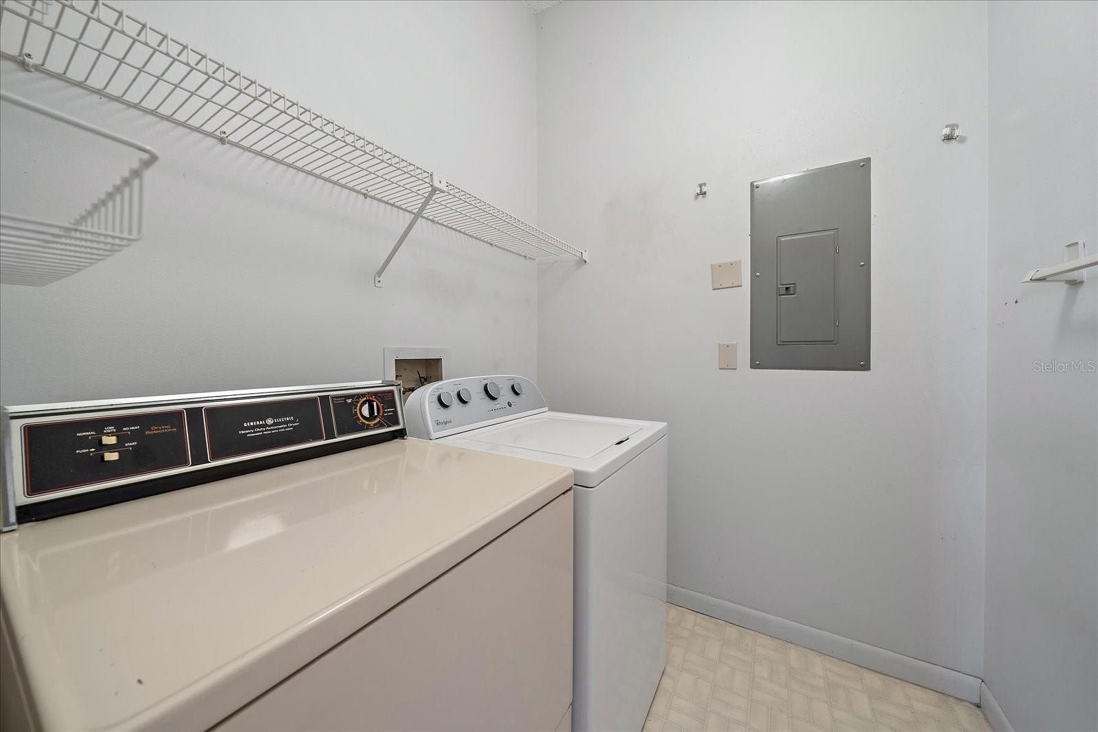 1654 STARLING DR #201, SARASOTA, FL — photo 31