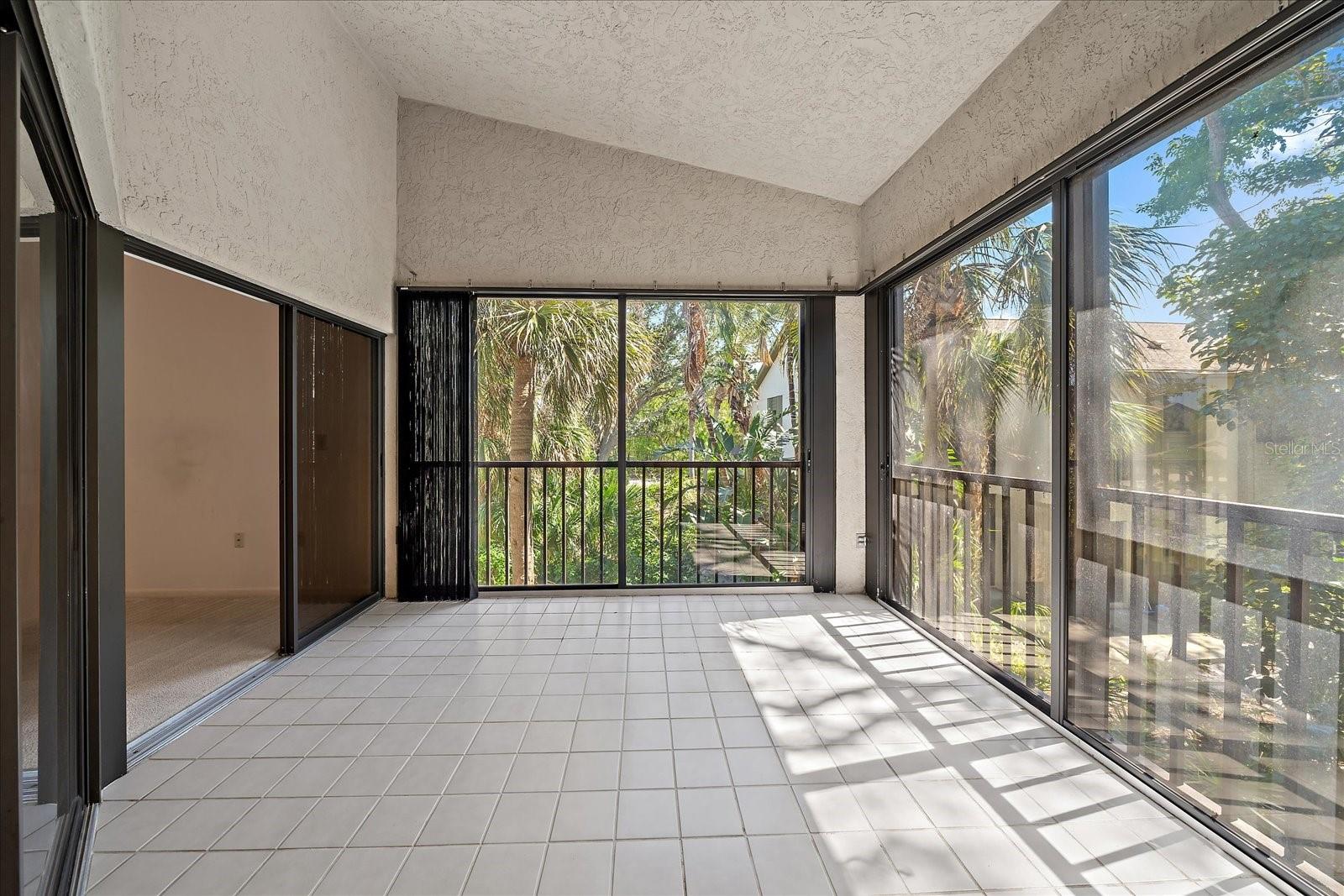 1654 STARLING DR #201, SARASOTA, FL — photo 32