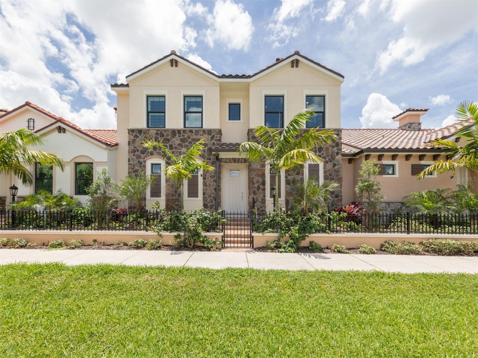 922 E VENICE AVE, VENICE, FL