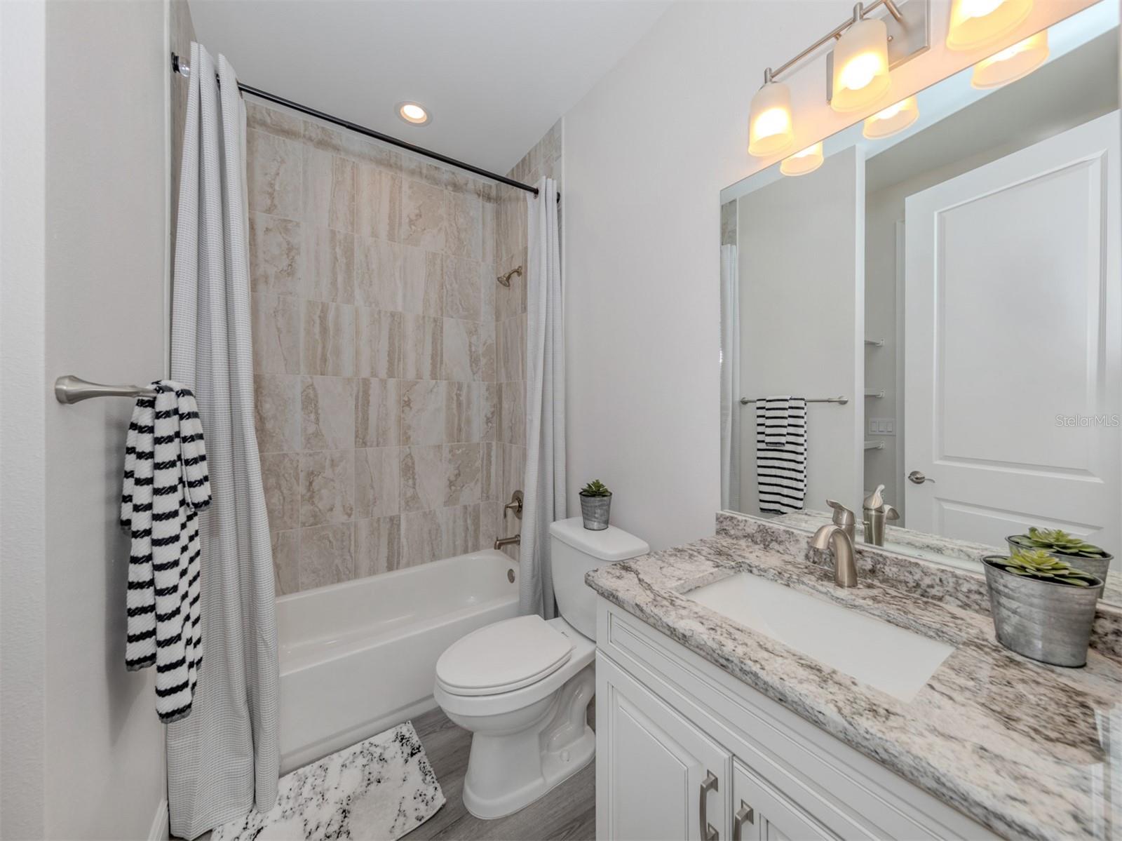922 E VENICE AVE, VENICE, FL — photo 11