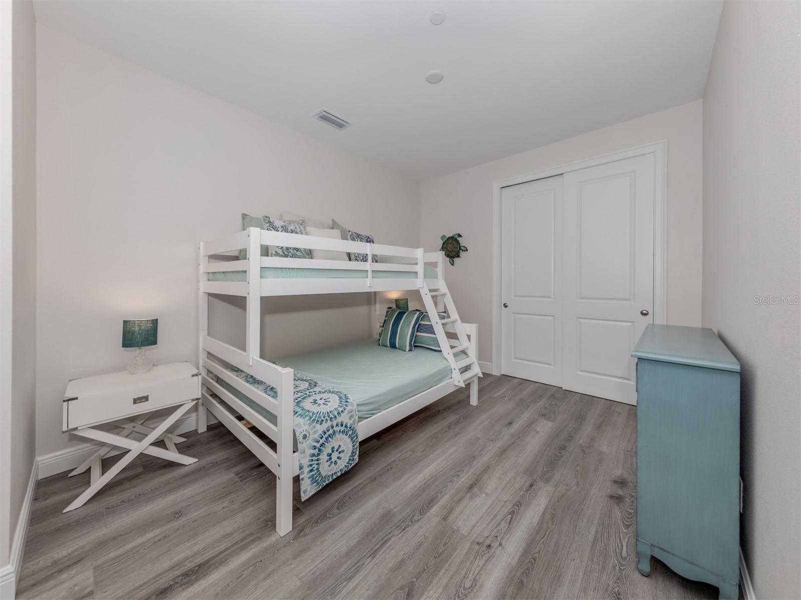 922 E VENICE AVE, VENICE, FL — photo 21