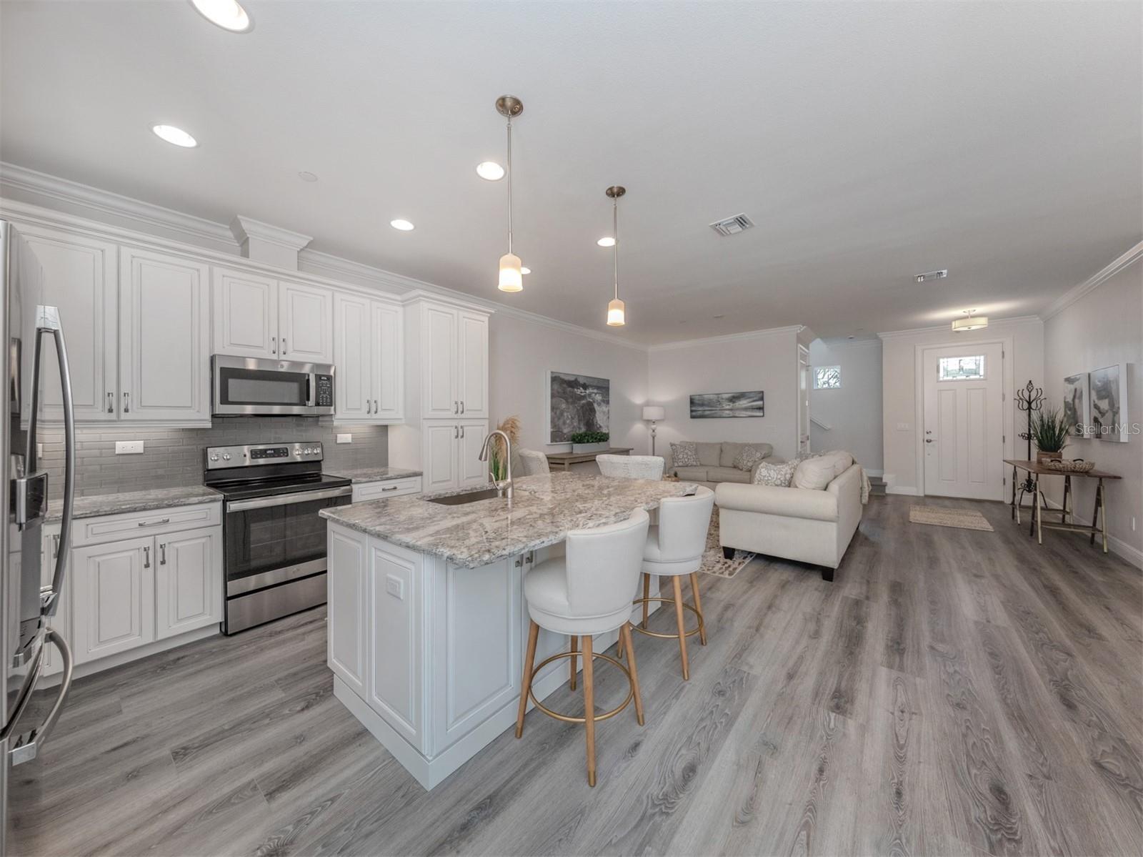 922 E VENICE AVE, VENICE, FL — photo 8