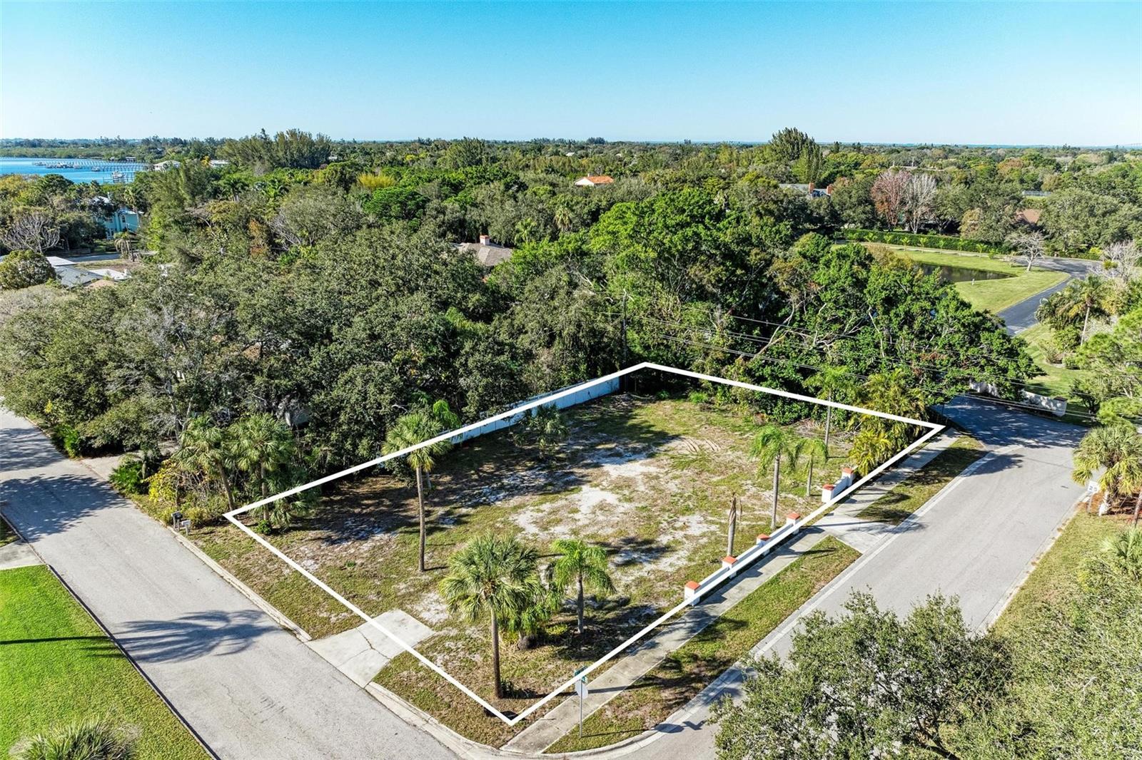 210 77TH ST NW, BRADENTON, FL