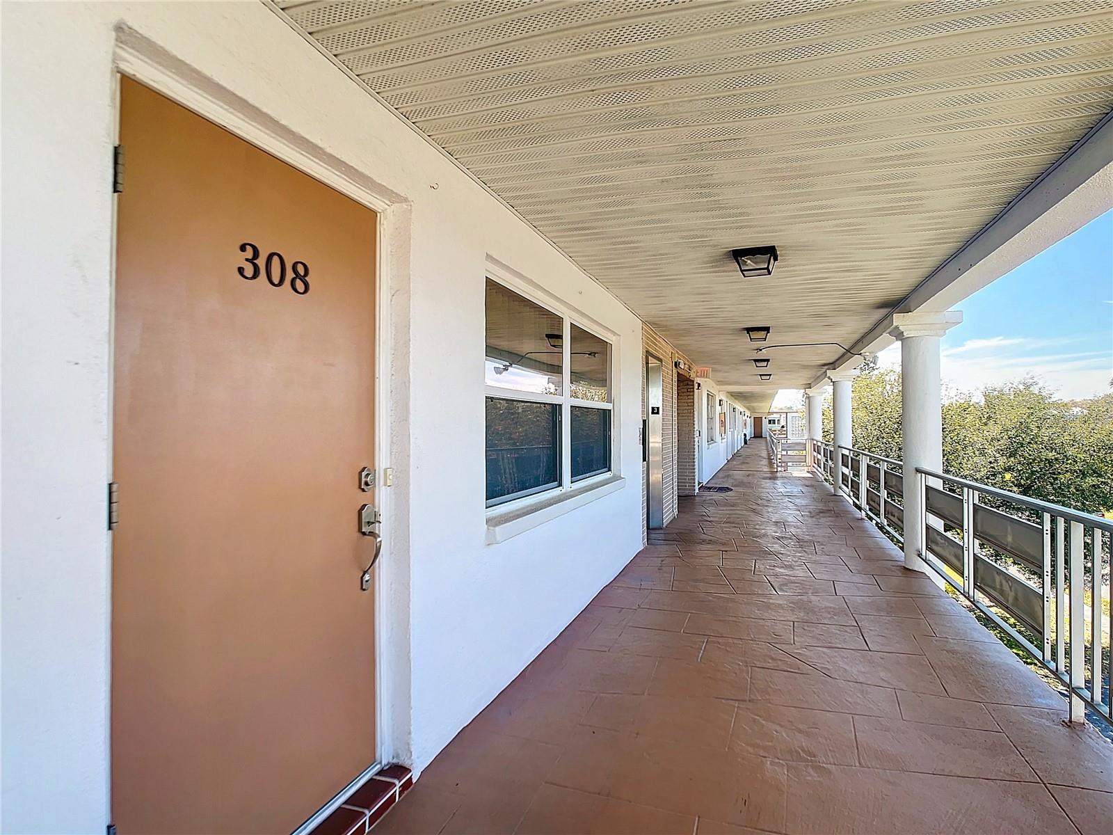 6015 19TH ST N #308, ST PETERSBURG, FL — photo 2