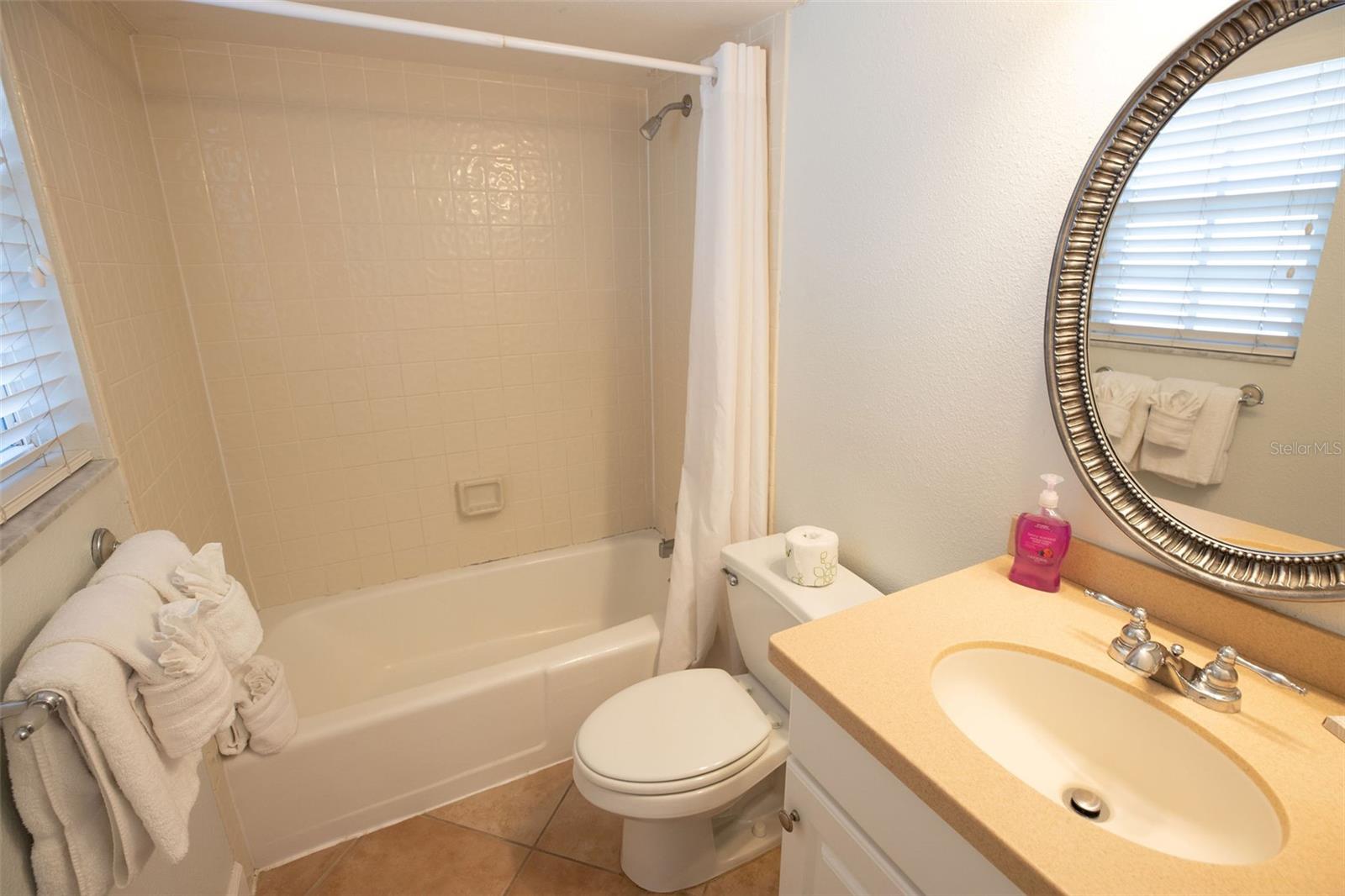 102 39TH ST #2, HOLMES BEACH, FL — photo 22
