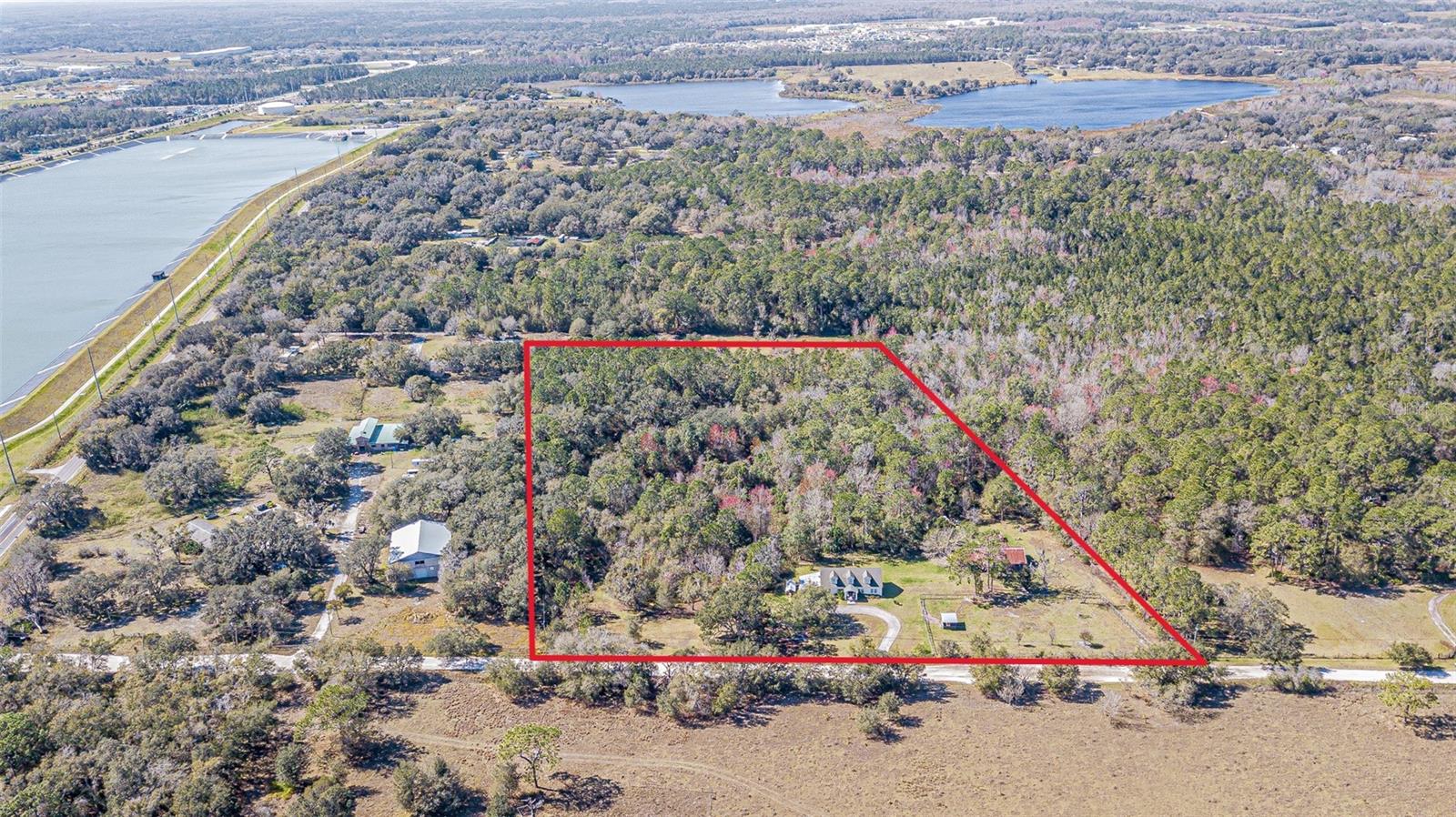 8529 KENTON RD, WESLEY CHAPEL, FL — photo 92
