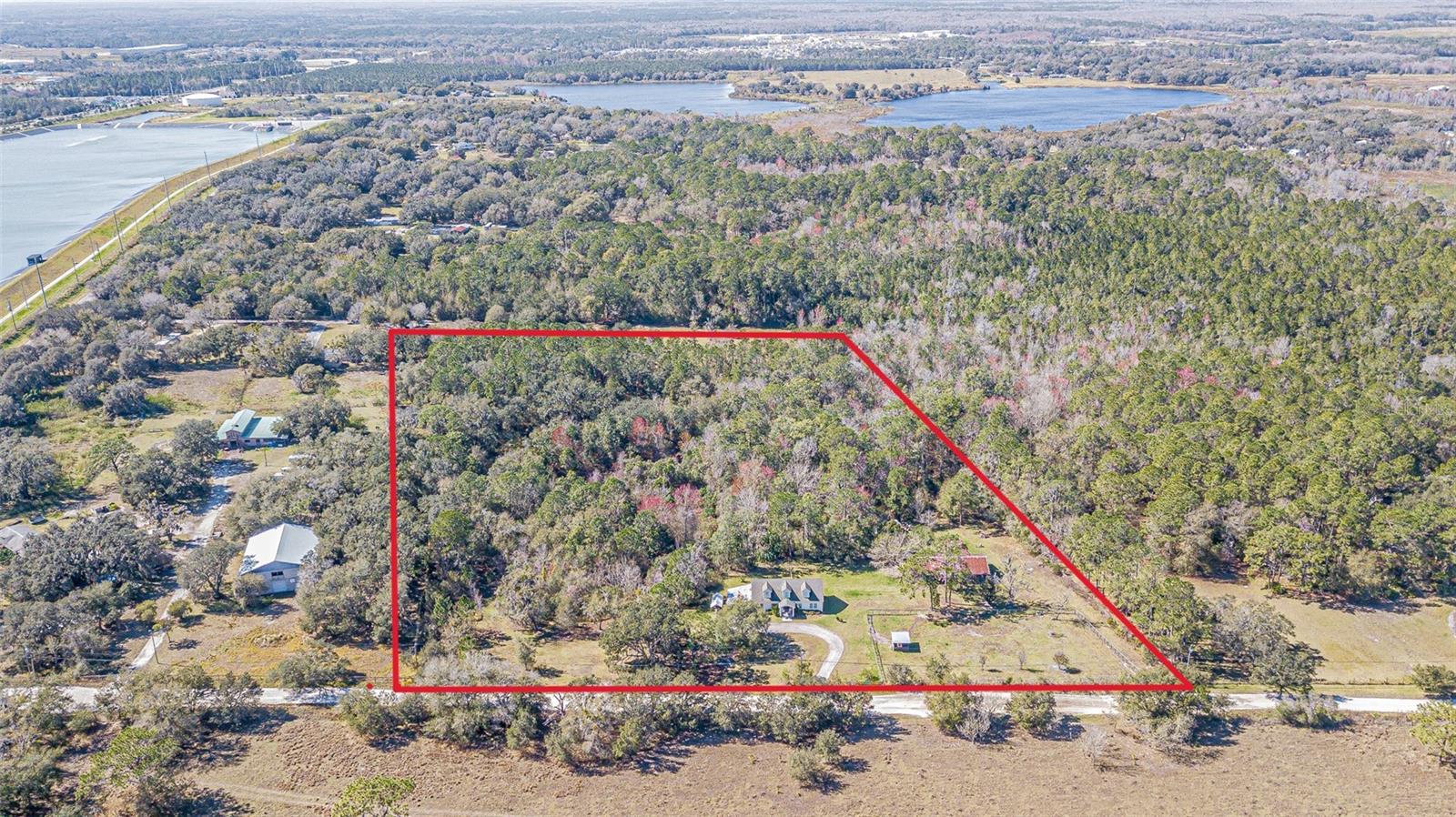 8529 KENTON RD, WESLEY CHAPEL, FL — photo 94