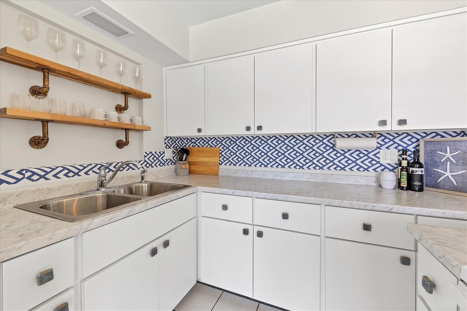 3126 BOUGAINVILLEA ST, SARASOTA, FL — photo 14
