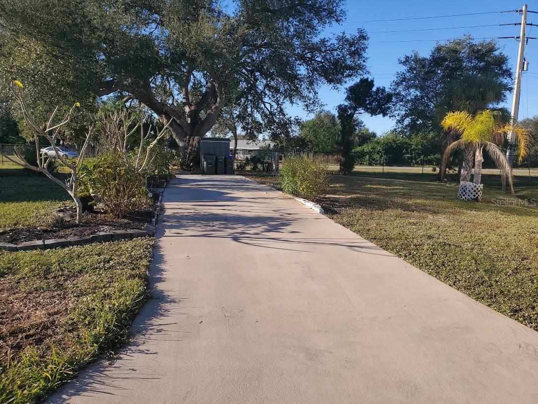 6880 PLEASANT CT, NORTH PORT, FL — photo 2
