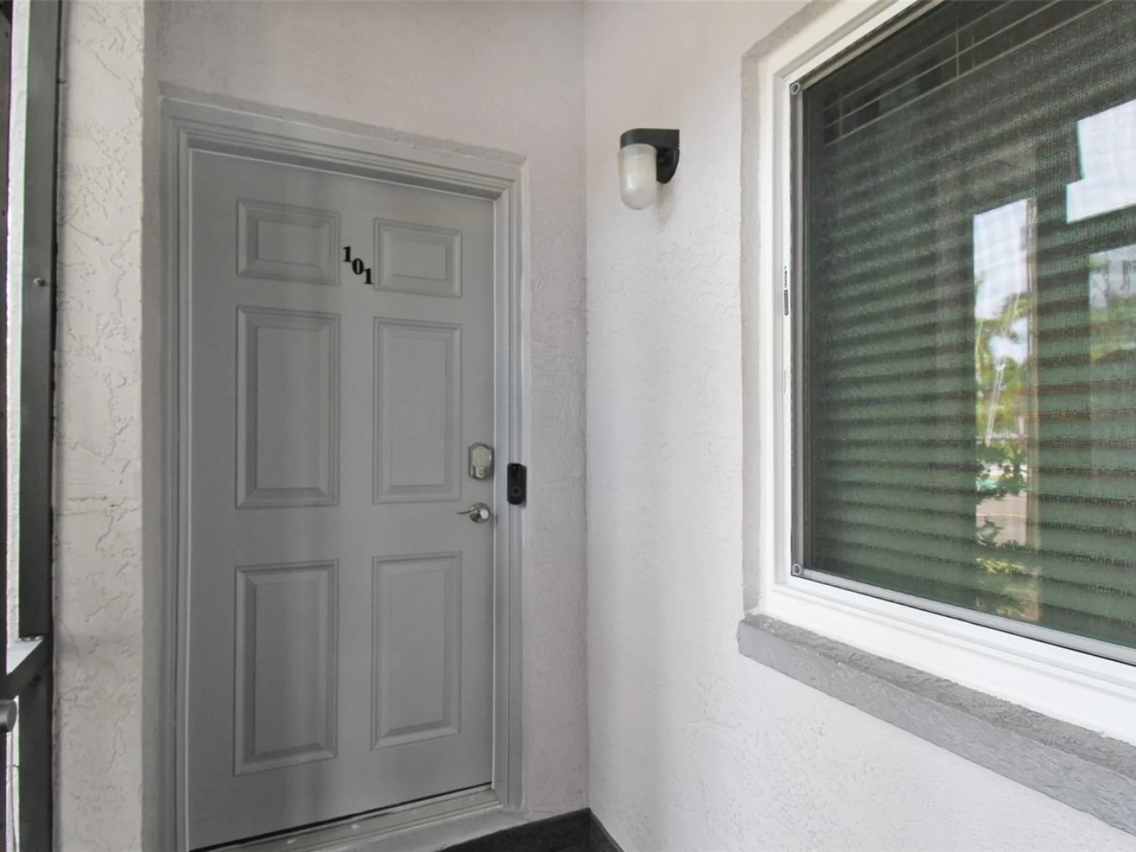 2124 N TAMIAMI TRL #101, SARASOTA, FL — photo 2