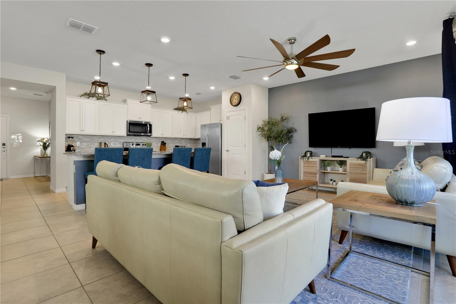 900 PARADISE DR, DAVENPORT, FL — photo 12