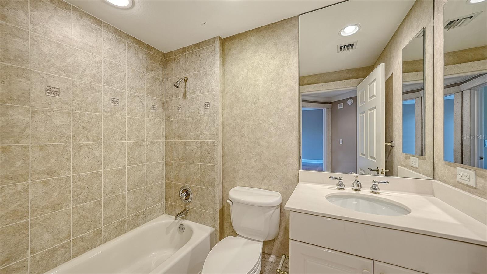 401 N POINT RD #301, OSPREY, FL — photo 35