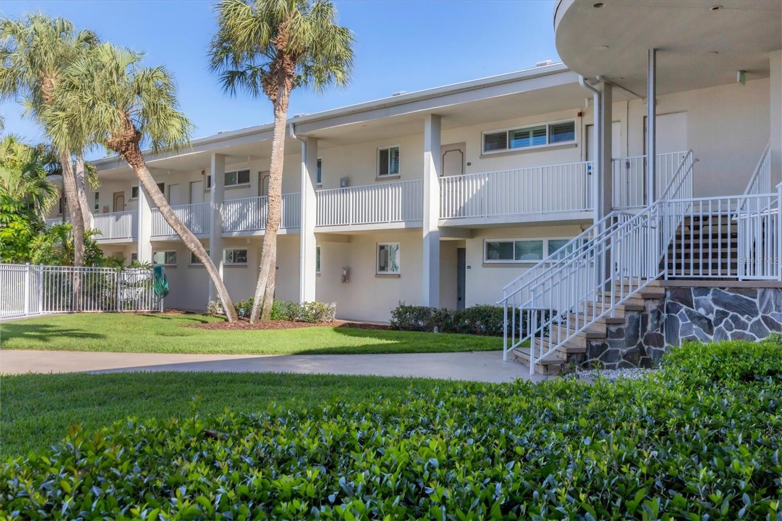 500 S WASHINGTON DR #5B, SARASOTA, FL
