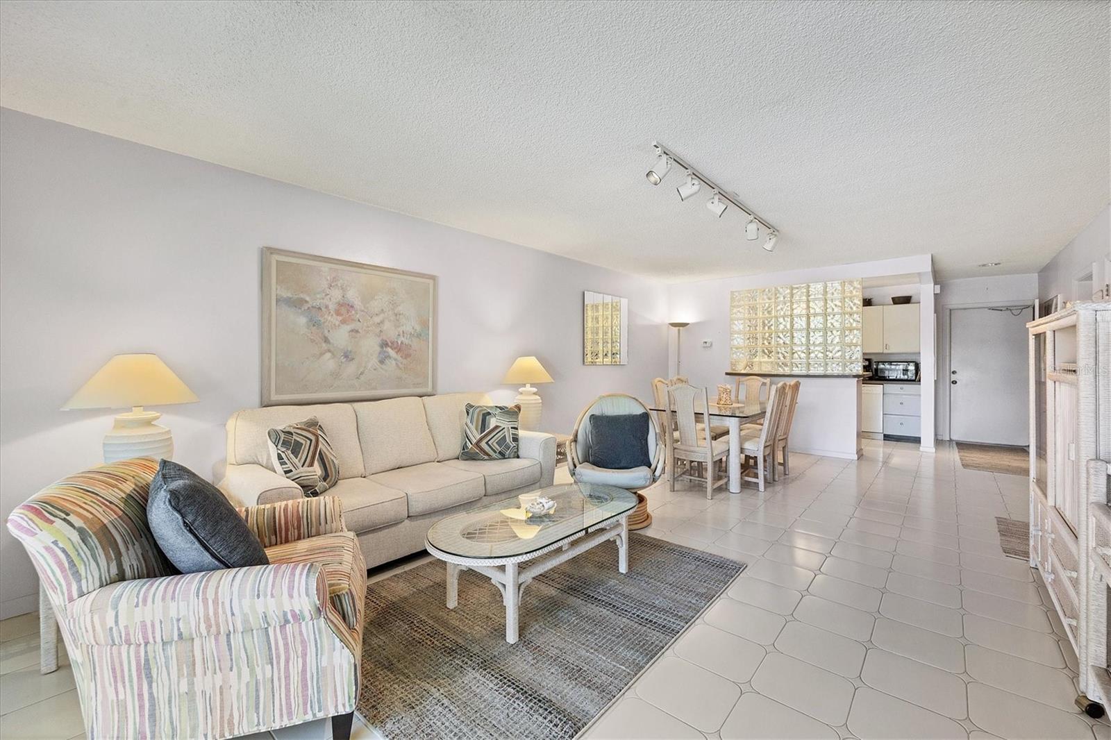 500 S WASHINGTON DR #5B, SARASOTA, FL — photo 2