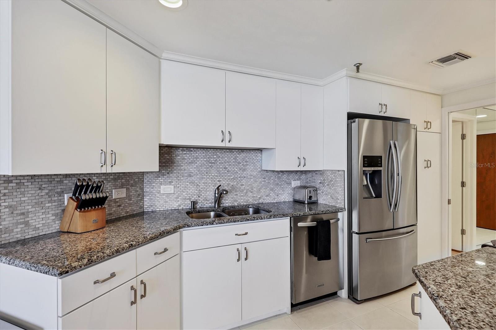 1211 GULF OF MEXICO DR #405, LONGBOAT KEY, FL — photo 16