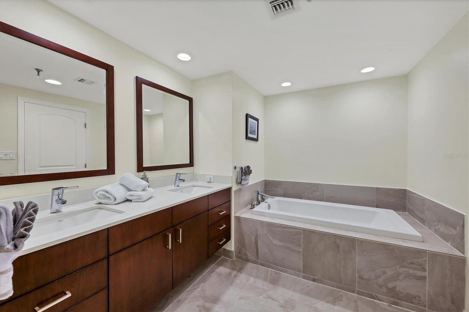 1211 GULF OF MEXICO DR #405, LONGBOAT KEY, FL — photo 24