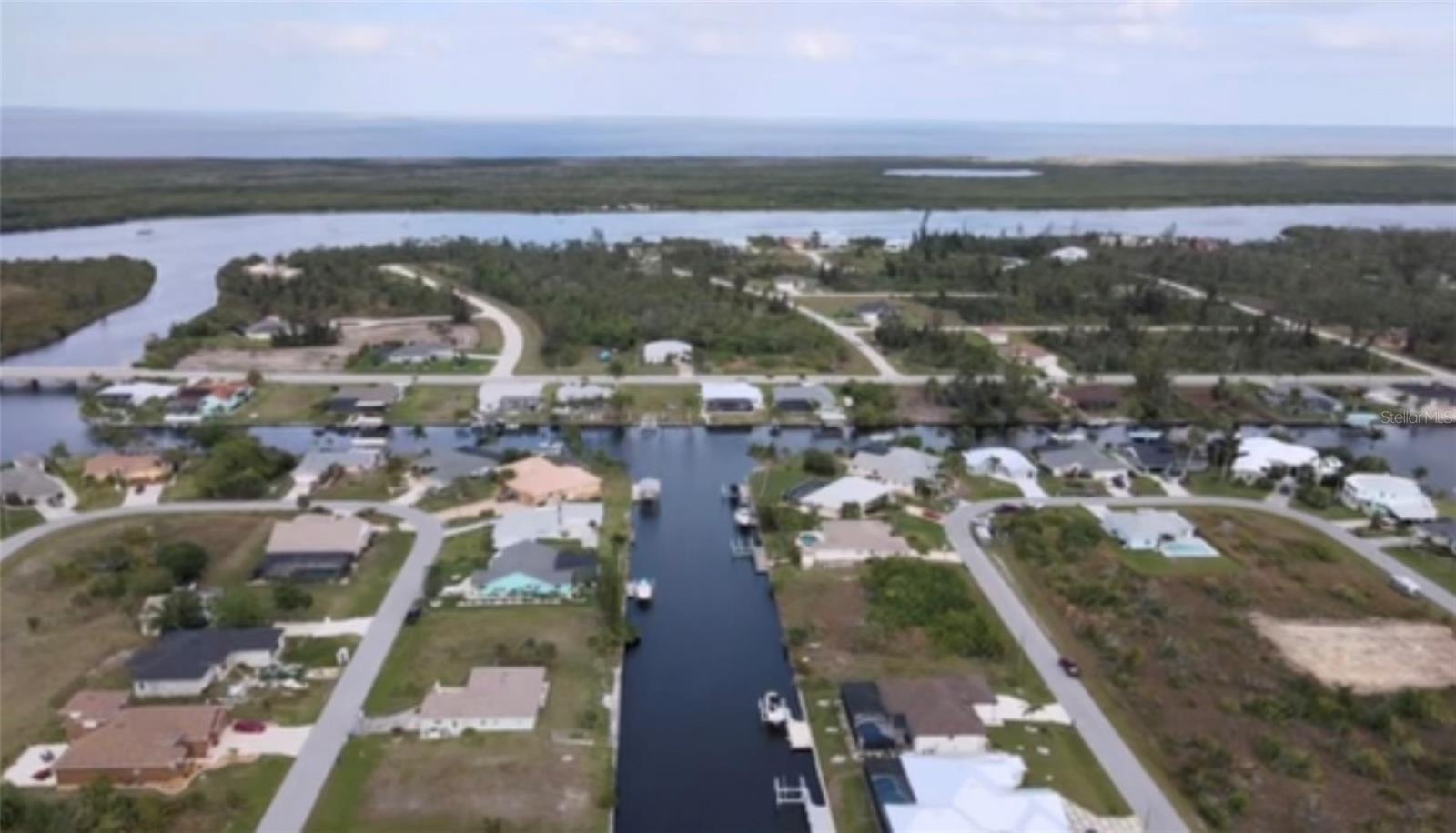 15442 MCCOMB CIR, PORT CHARLOTTE, FL — photo 3