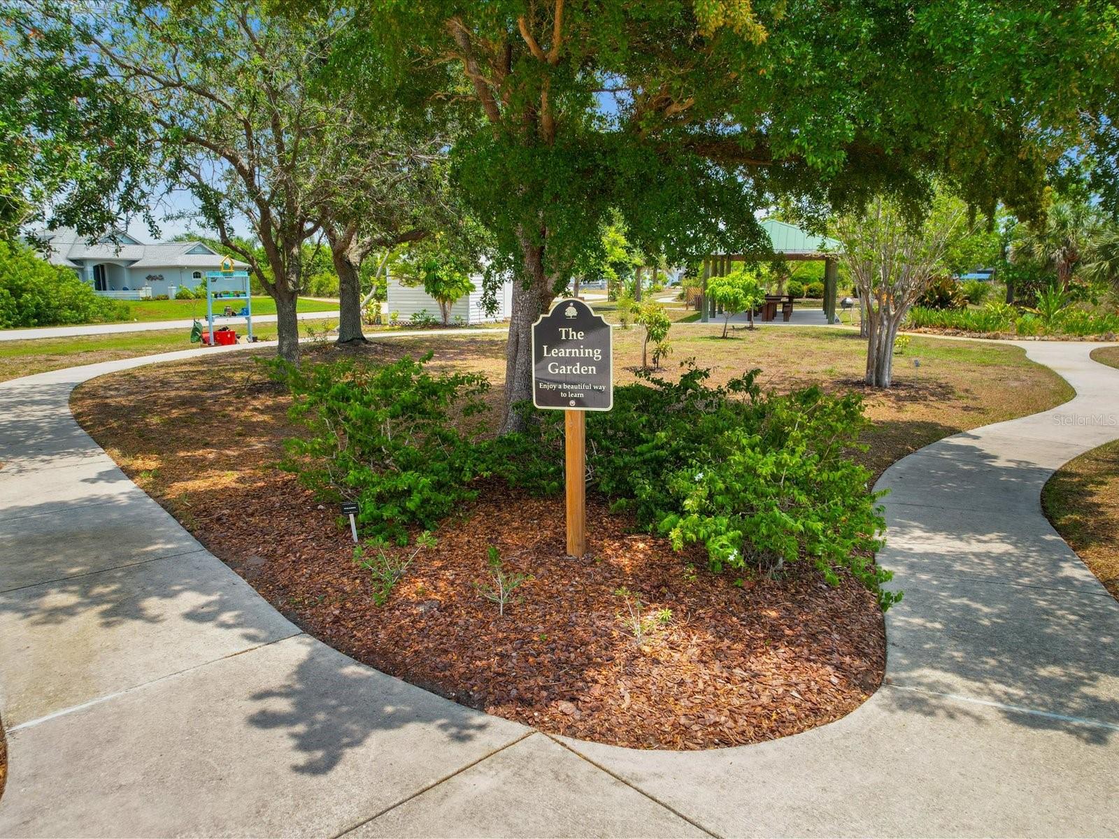 15442 MCCOMB CIR, PORT CHARLOTTE, FL — photo 40